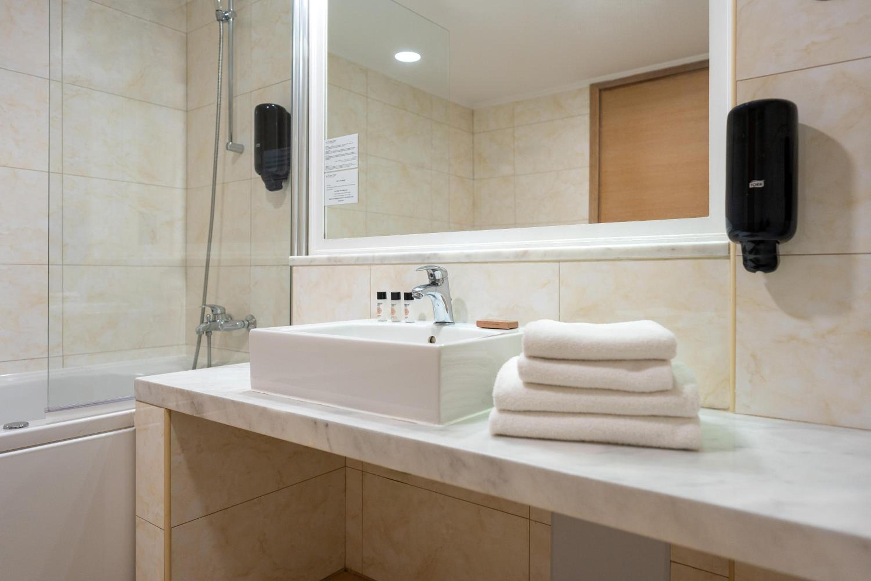 KRESTEN ROYAL Euphoria Resort