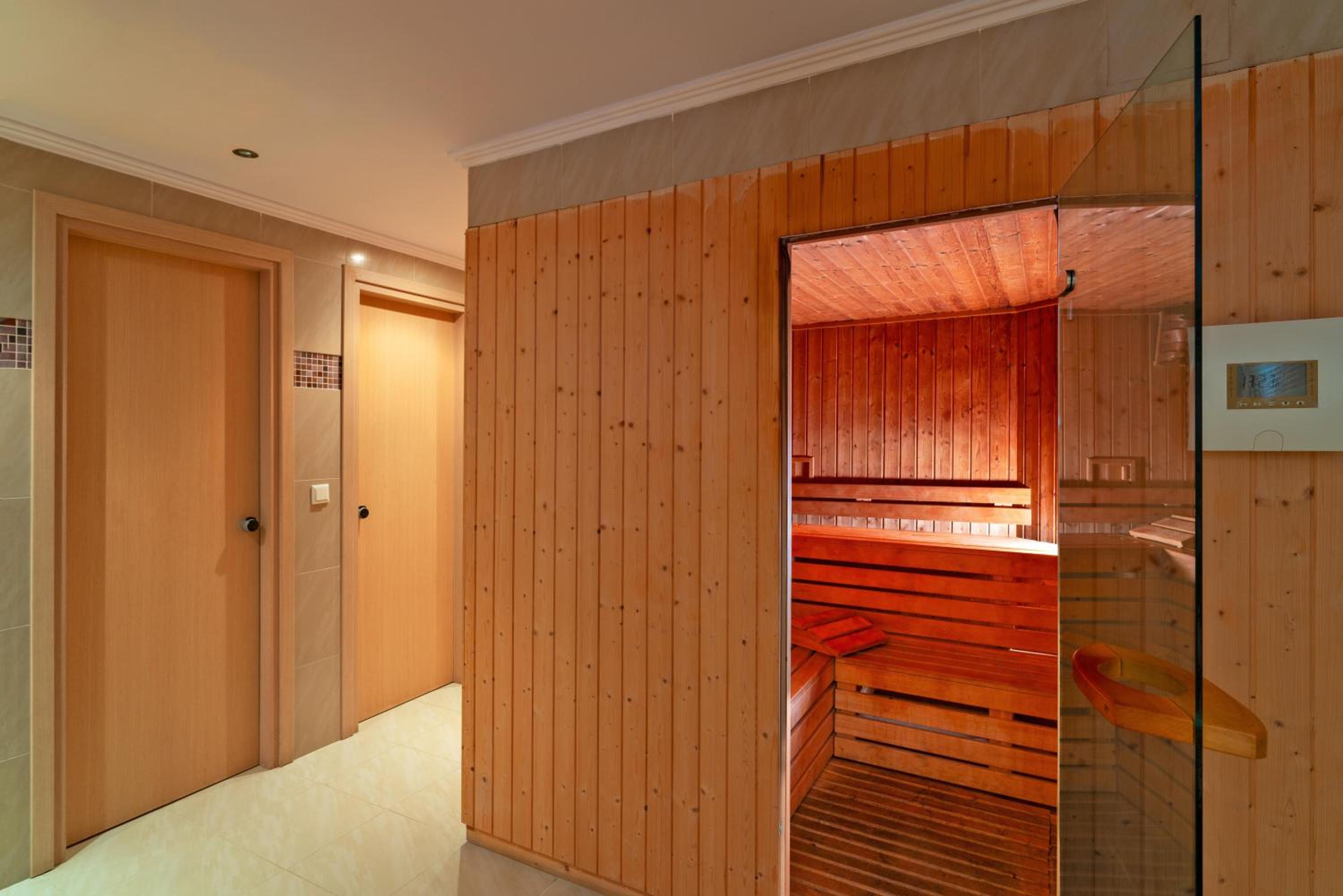 KRESTEN ROYAL Euphoria Resort