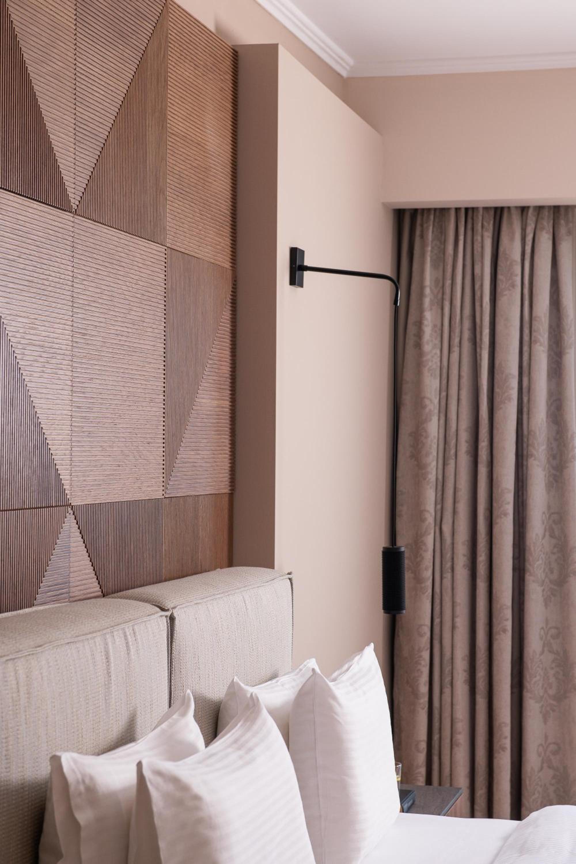 KRESTEN ROYAL Euphoria Resort