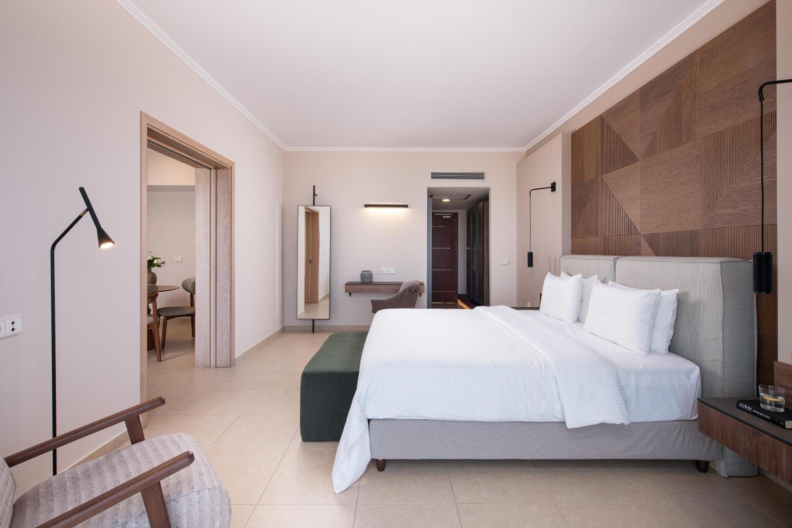 KRESTEN ROYAL Euphoria Resort