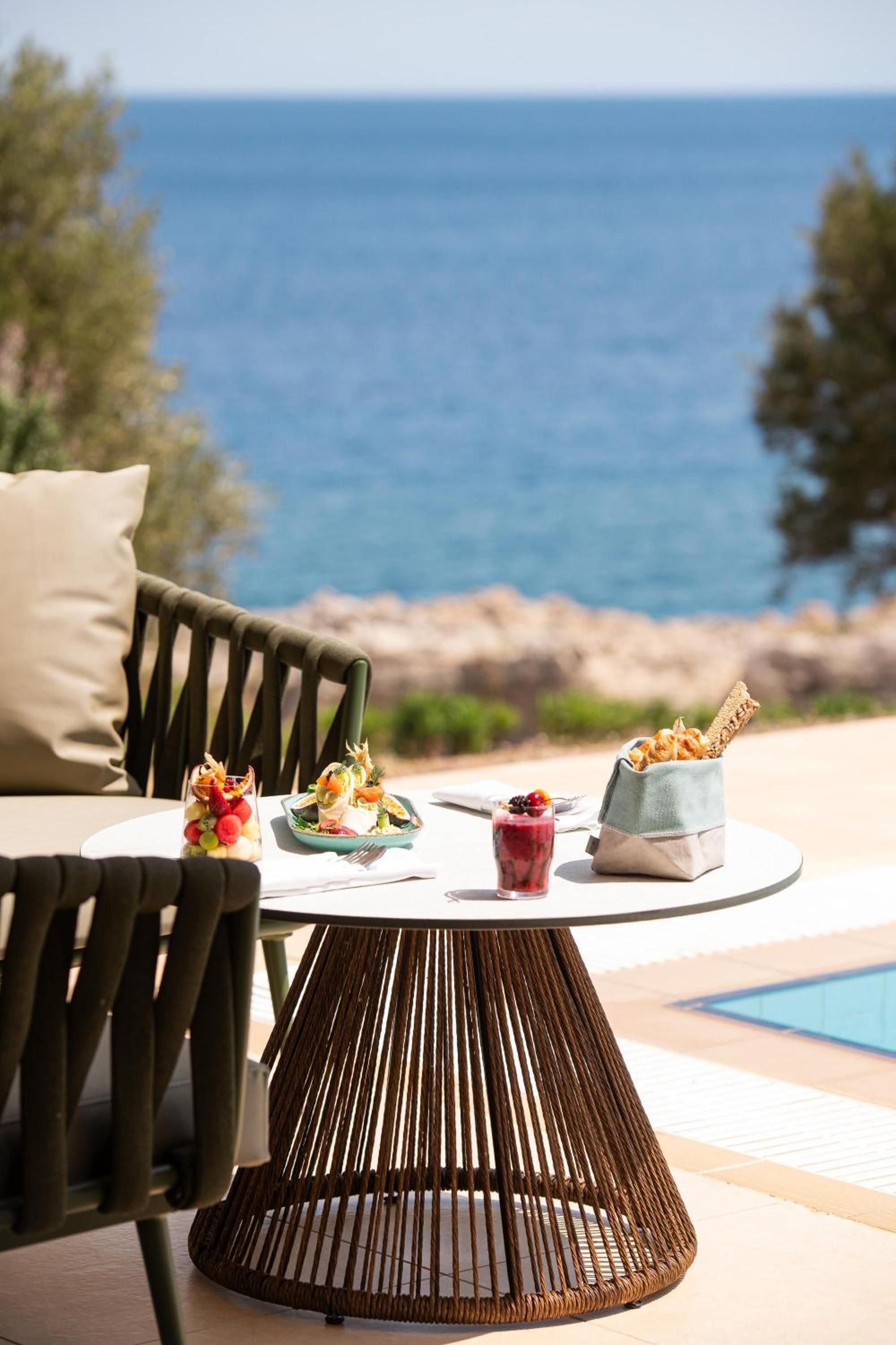 KRESTEN ROYAL Euphoria Resort