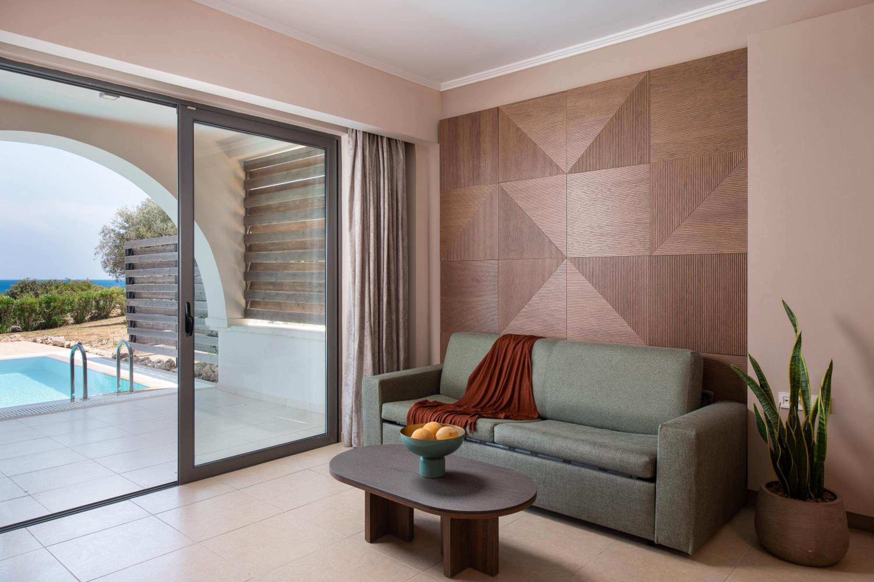 KRESTEN ROYAL Euphoria Resort
