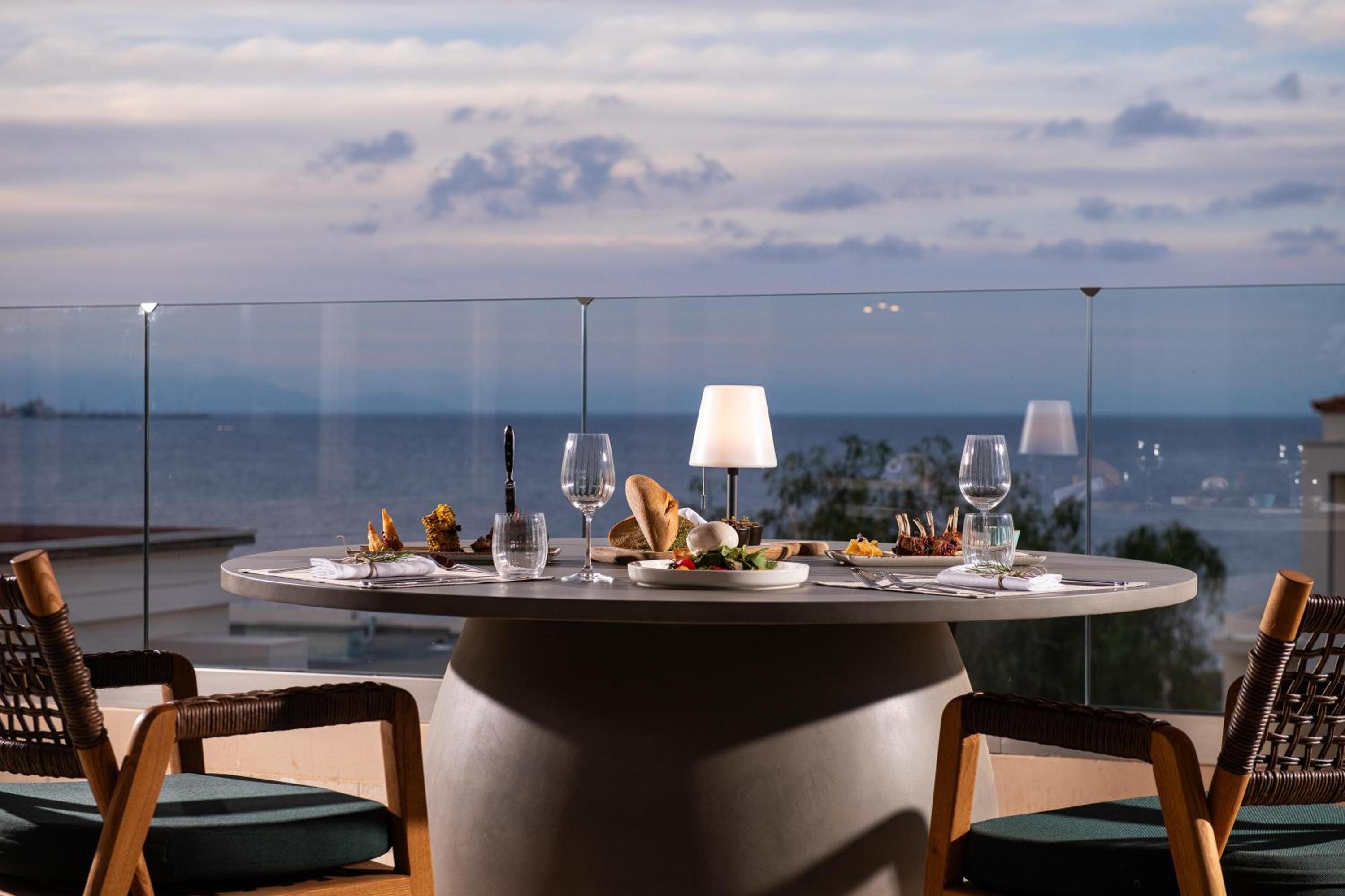KRESTEN ROYAL Euphoria Resort