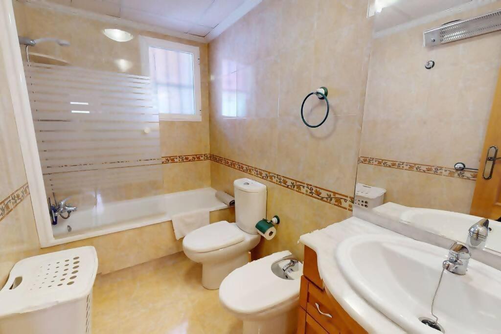 Immaculate bungalow with amazing sea views