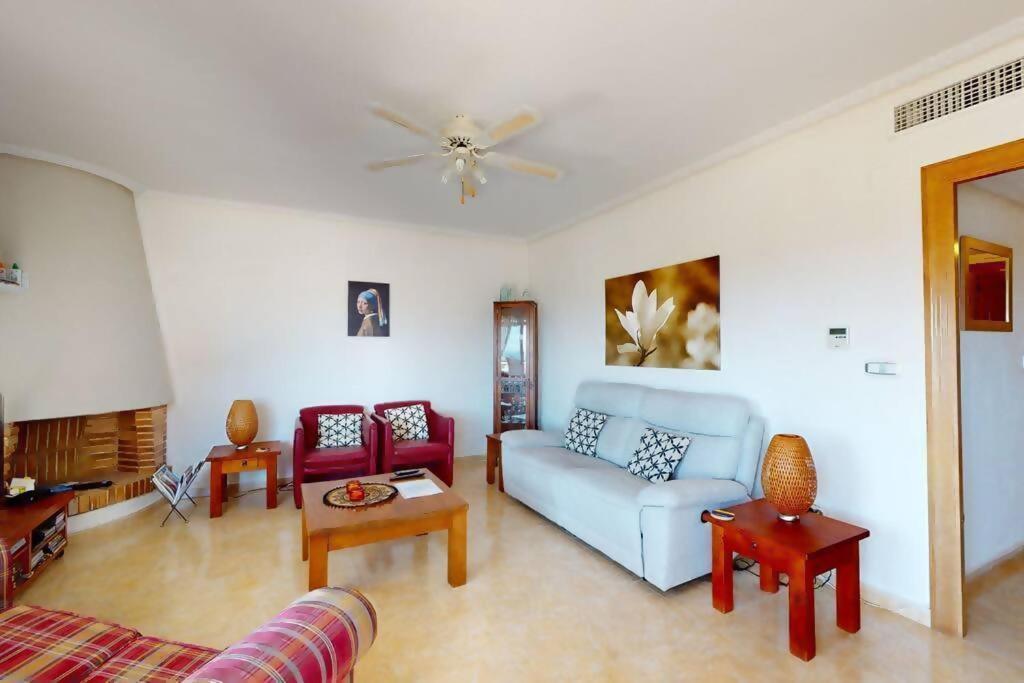 Immaculate bungalow with amazing sea views