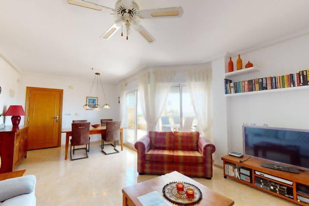 Immaculate bungalow with amazing sea views