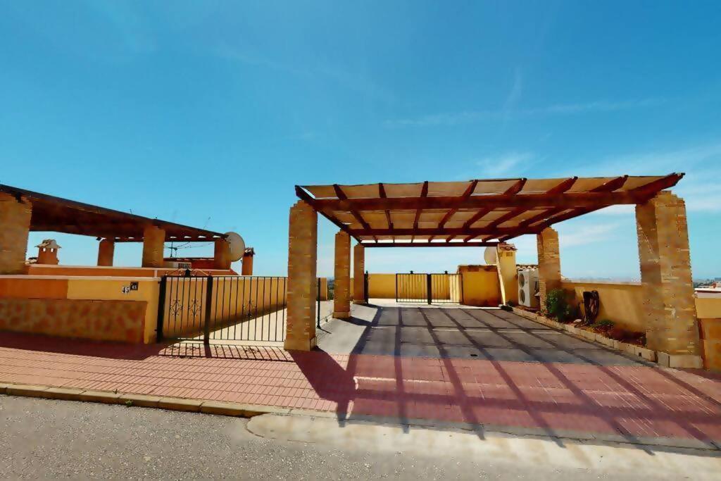 Immaculate bungalow with amazing sea views