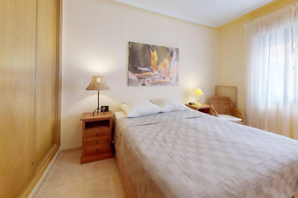 Immaculate bungalow with amazing sea views