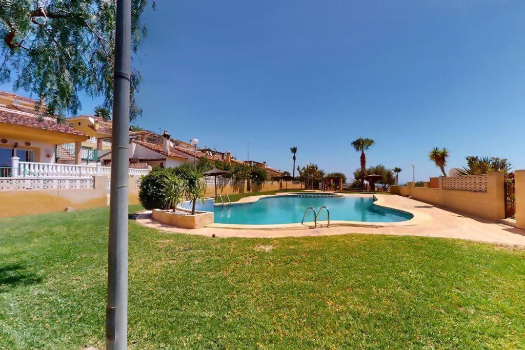Immaculate bungalow with amazing sea views