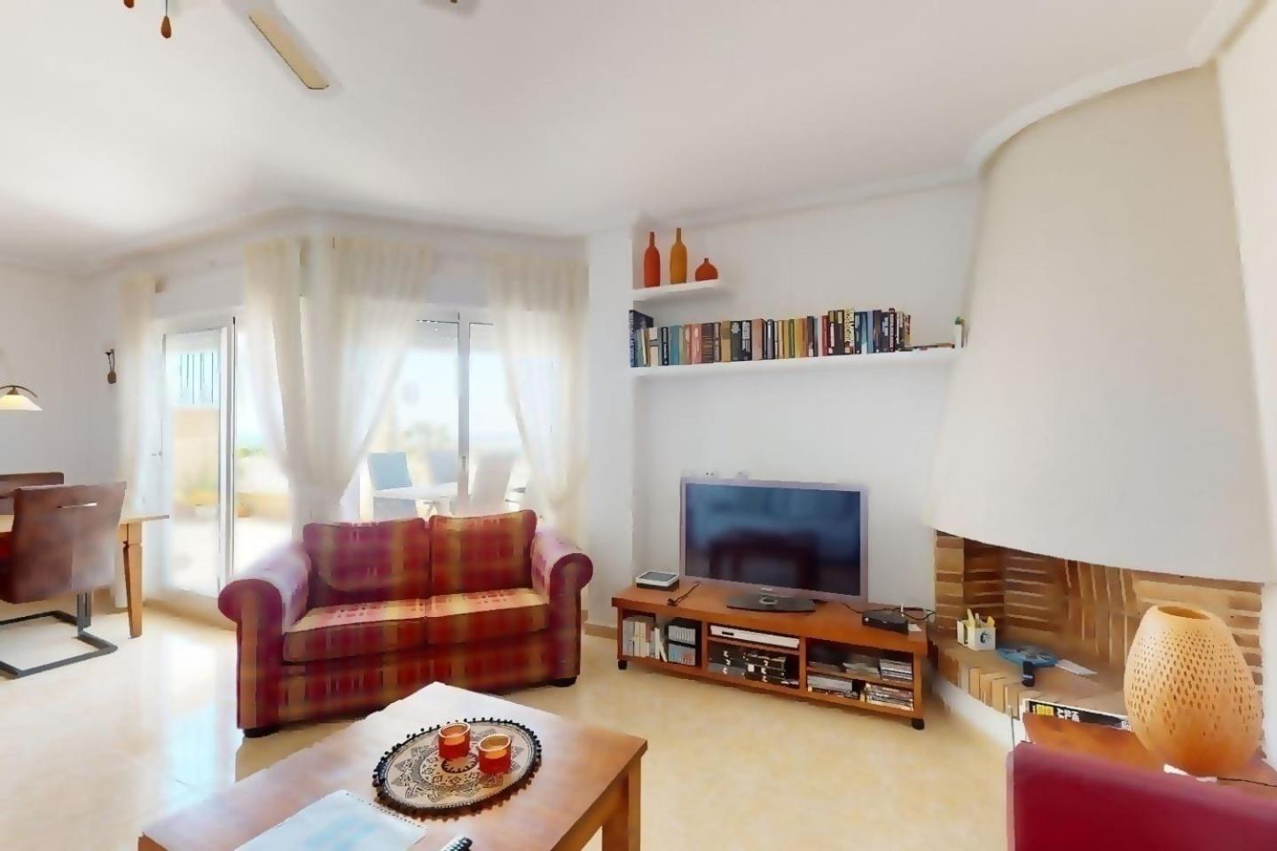 Immaculate bungalow with amazing sea views