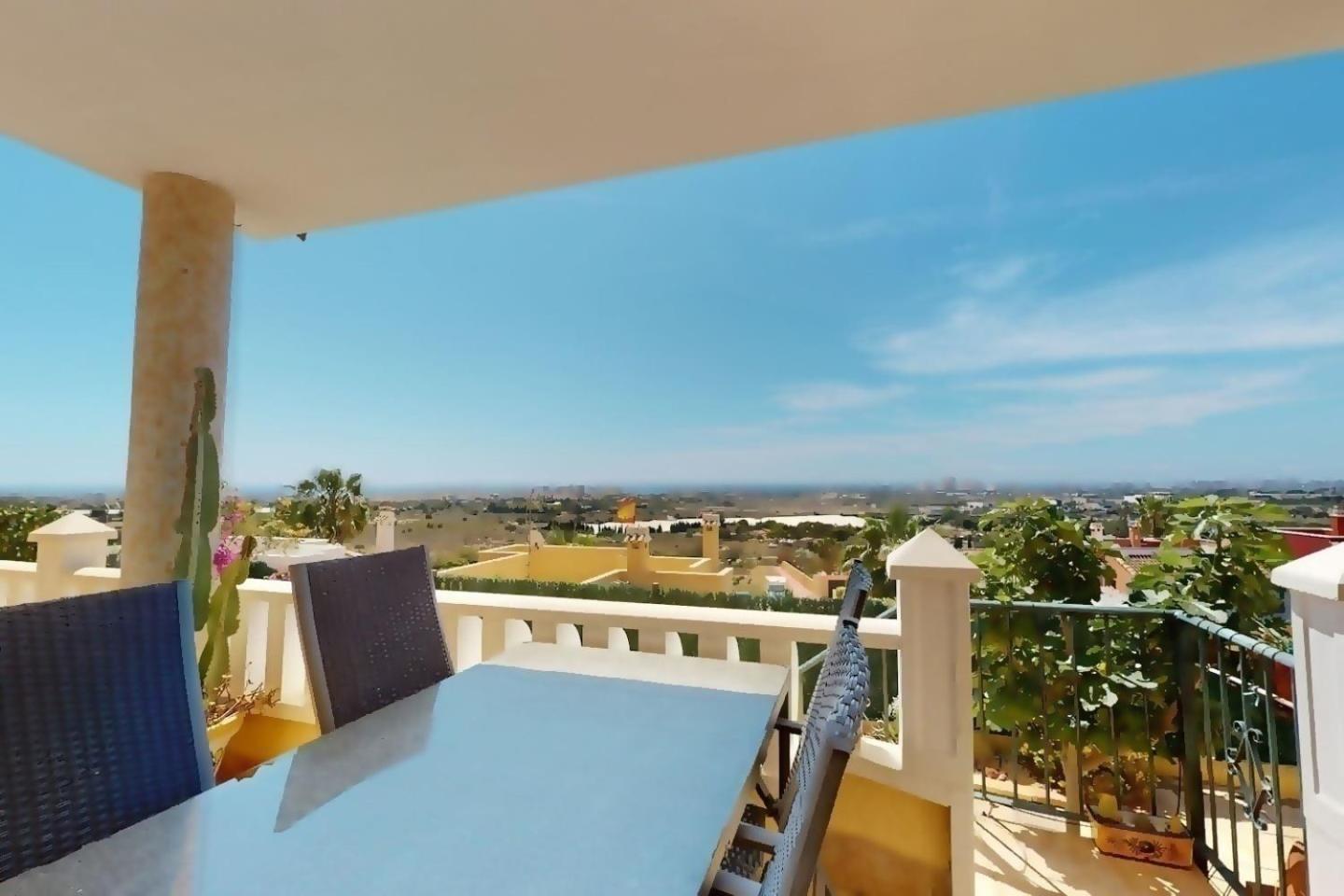 Immaculate bungalow with amazing sea views