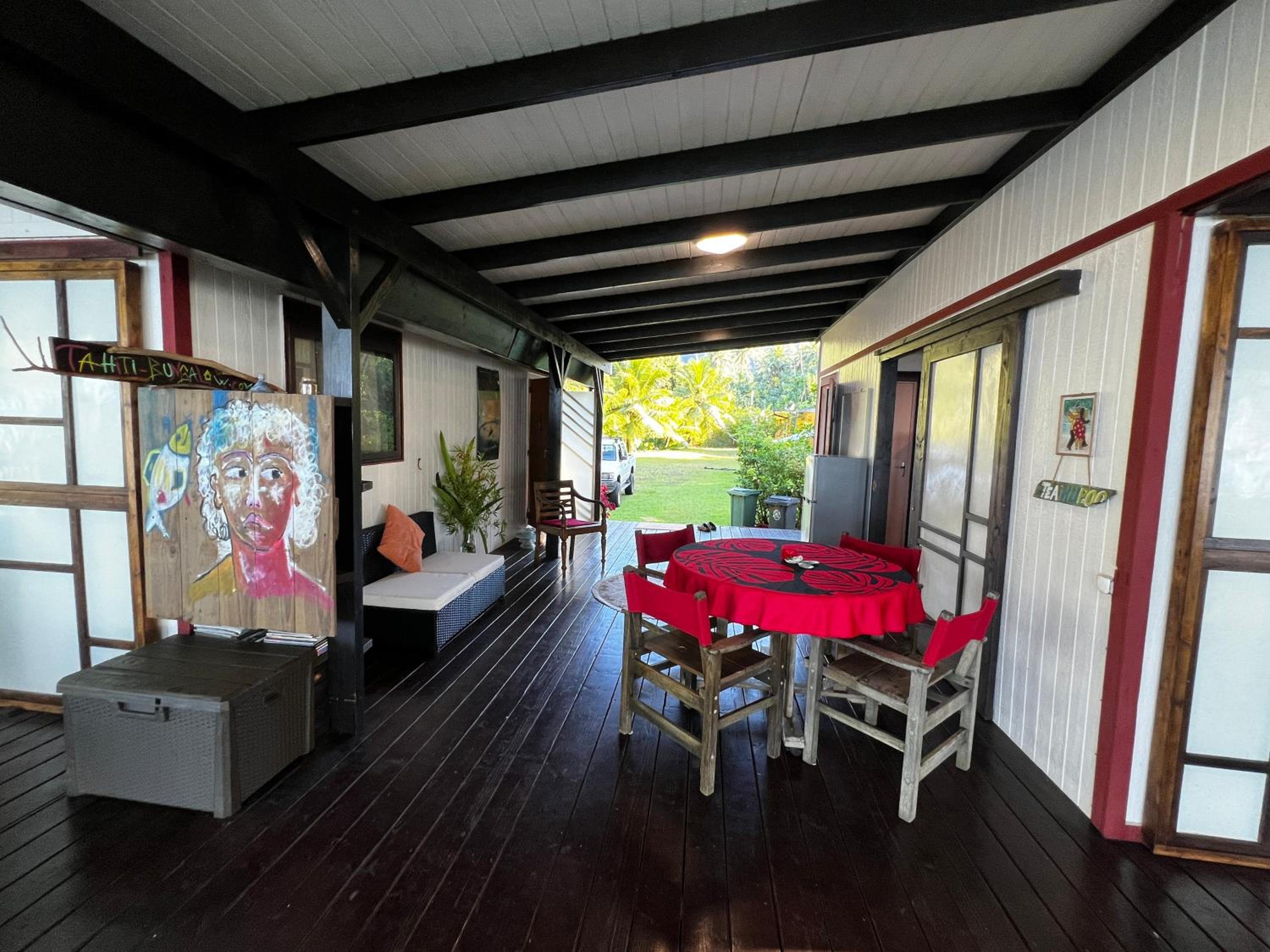 tahiti-bungalow at Teahupoo: beachfront with pountoon and mini pool view 2