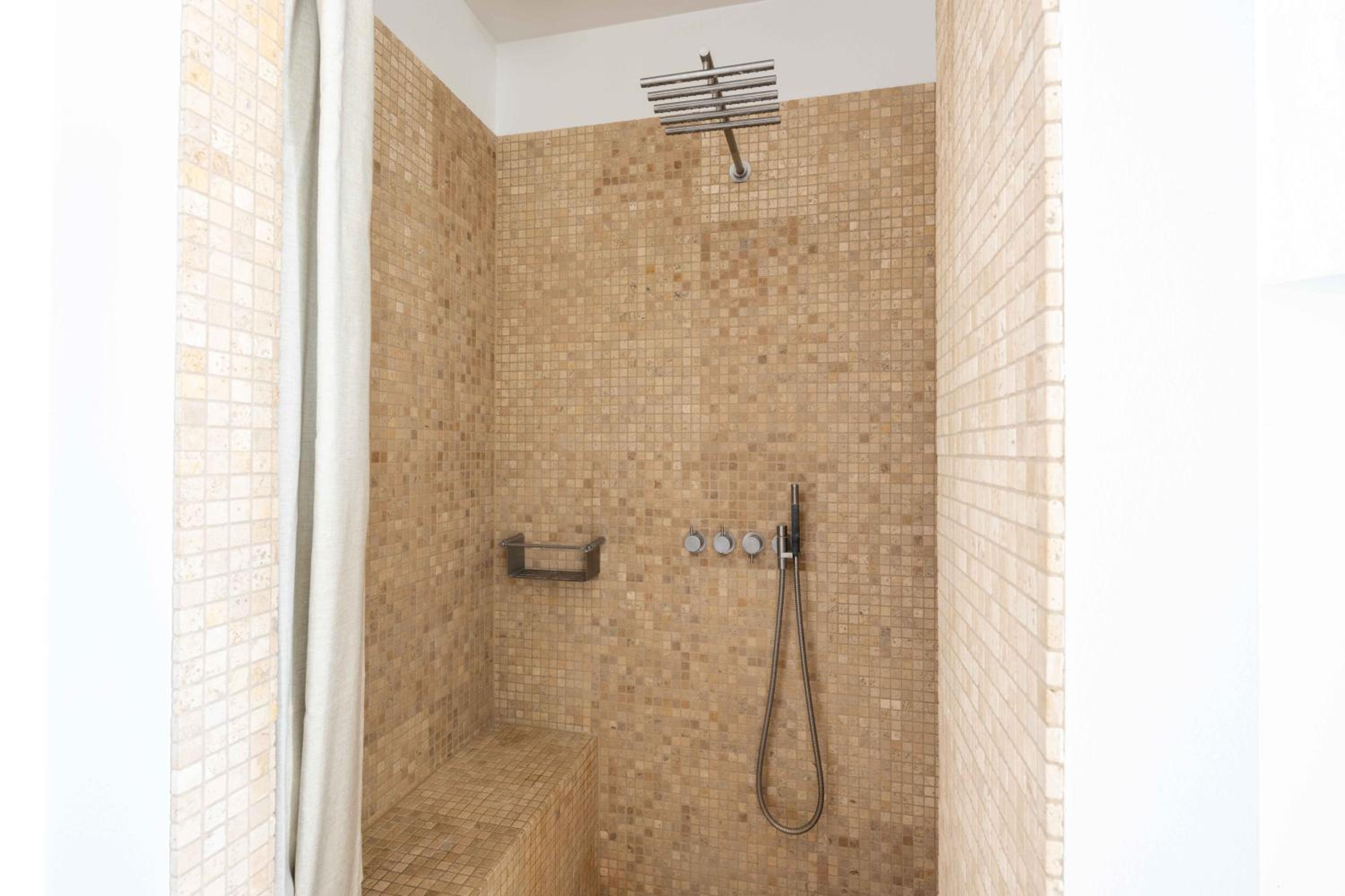 Deluxe Apartment at Perfect Location