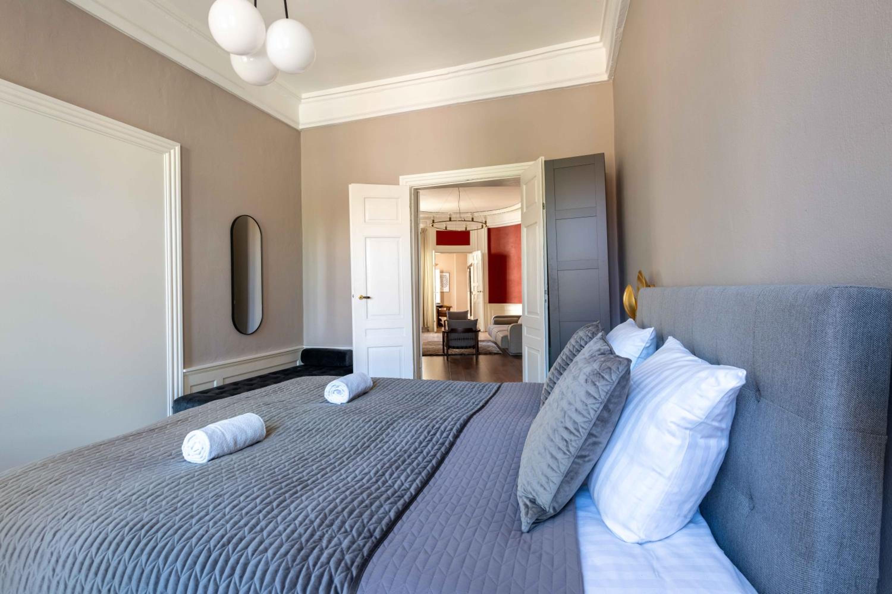 Deluxe Apartment at Perfect Location