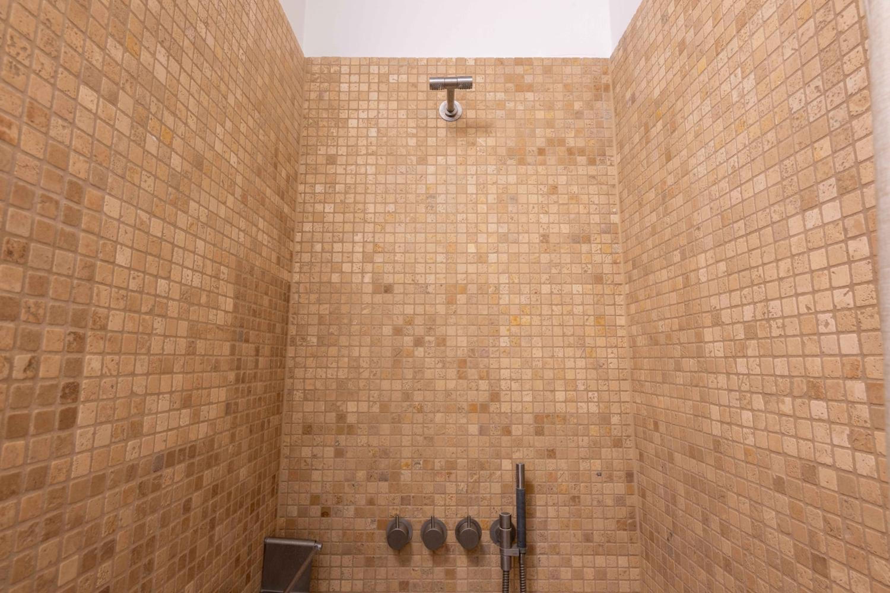 Deluxe Apartment at Perfect Location