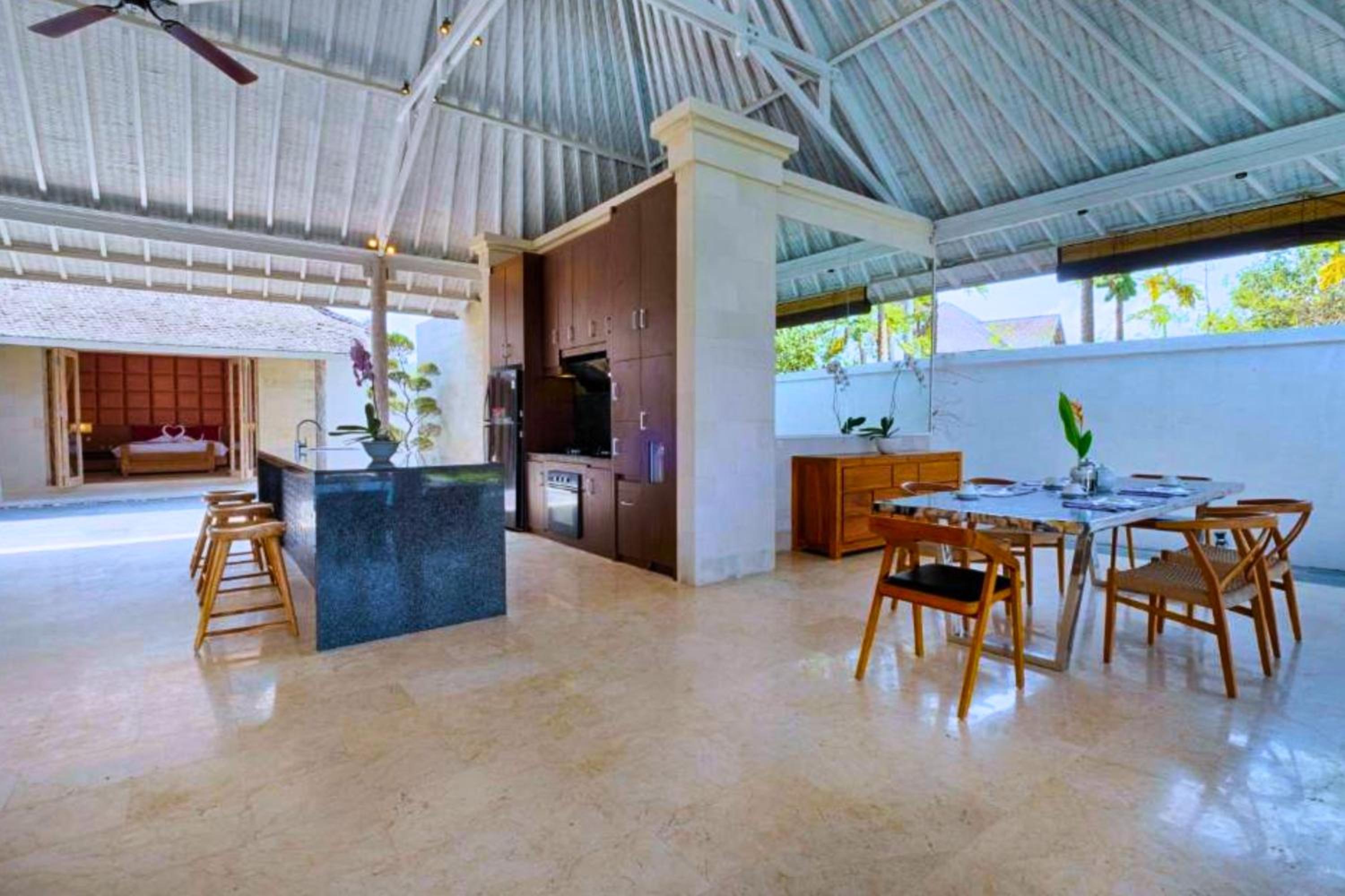 Dewangga 5 BR beachfront Villa view 2