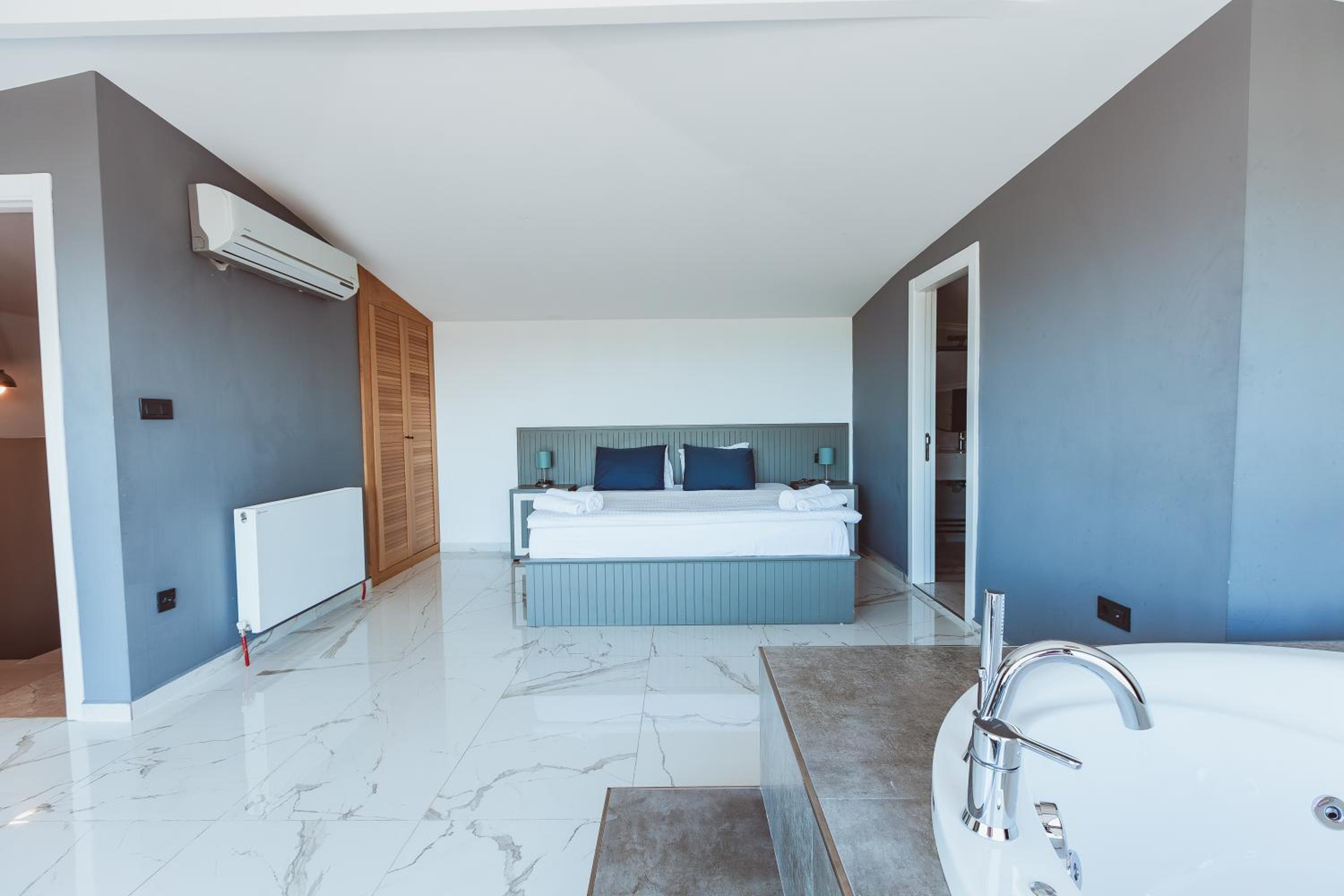 Royal Blue Istanbul - Luxury Villas