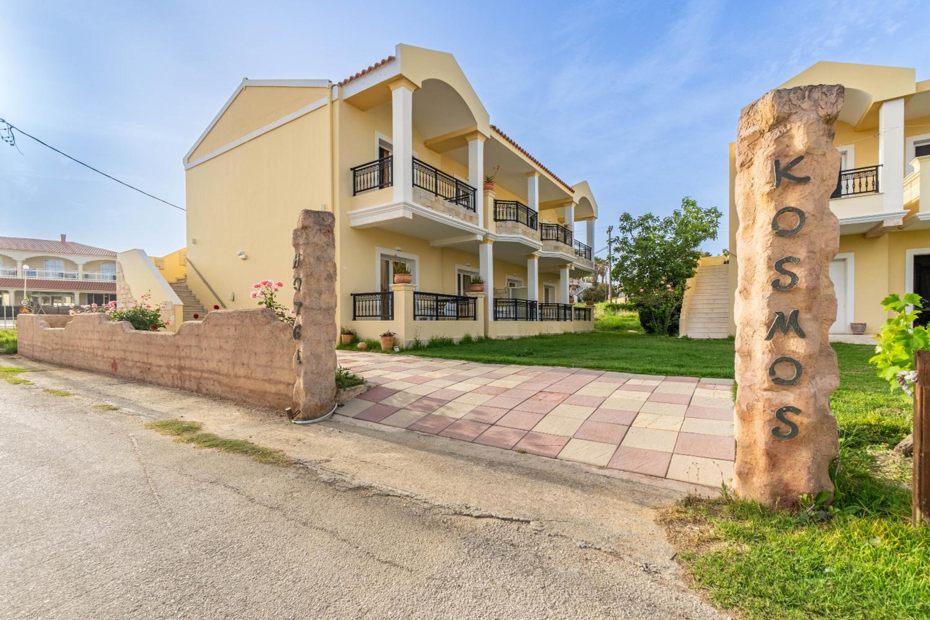 Kosmos Hotel St2 in Agios Stefanos photo 2