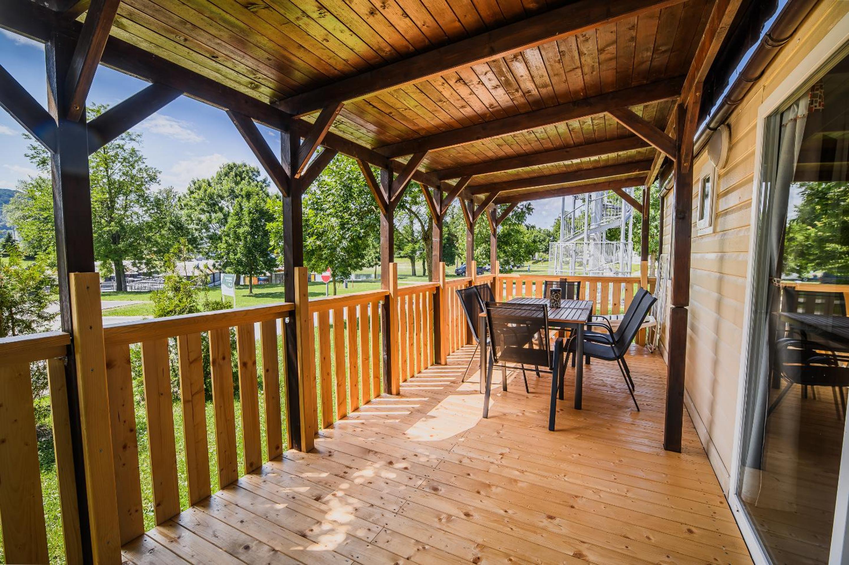 Lake View Mobile Homes with Thermal Riviera Tickets in Terme Čatež