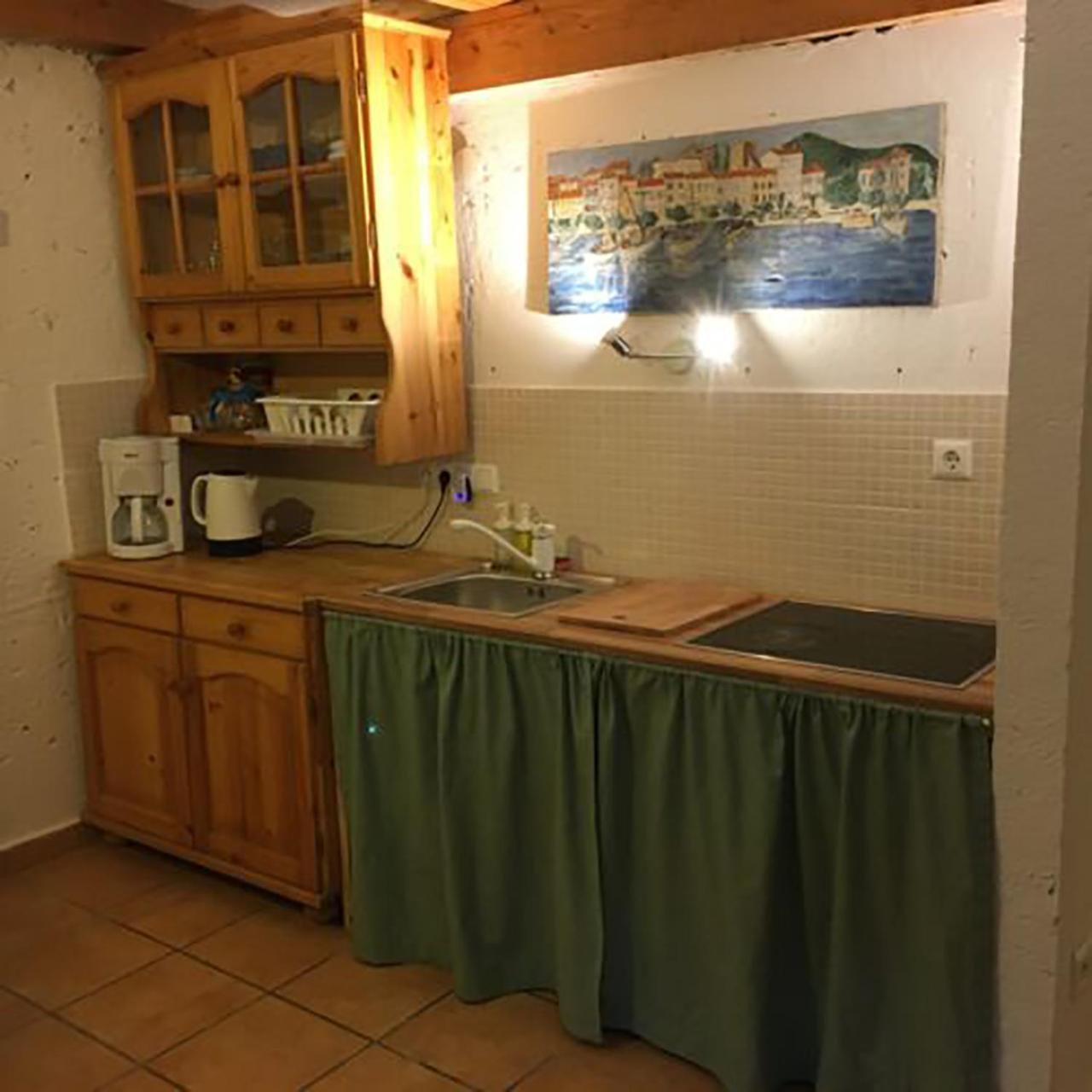 Nyitva Apartman