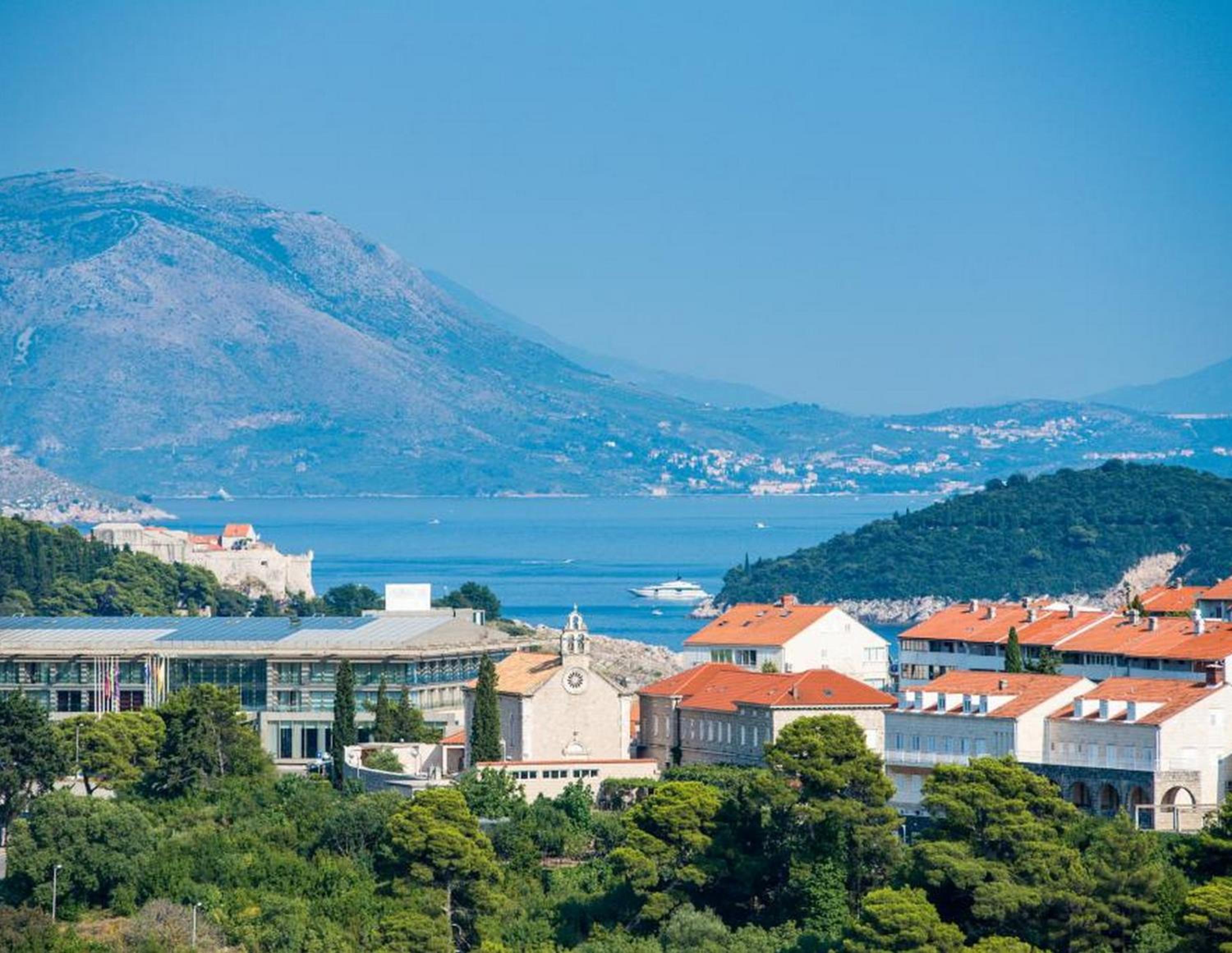 Apartments & Rooms Tapera