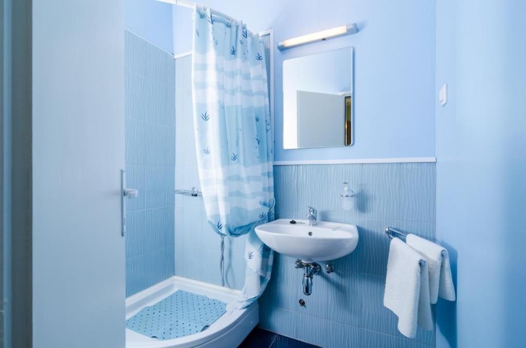Apartments & Rooms Tapera