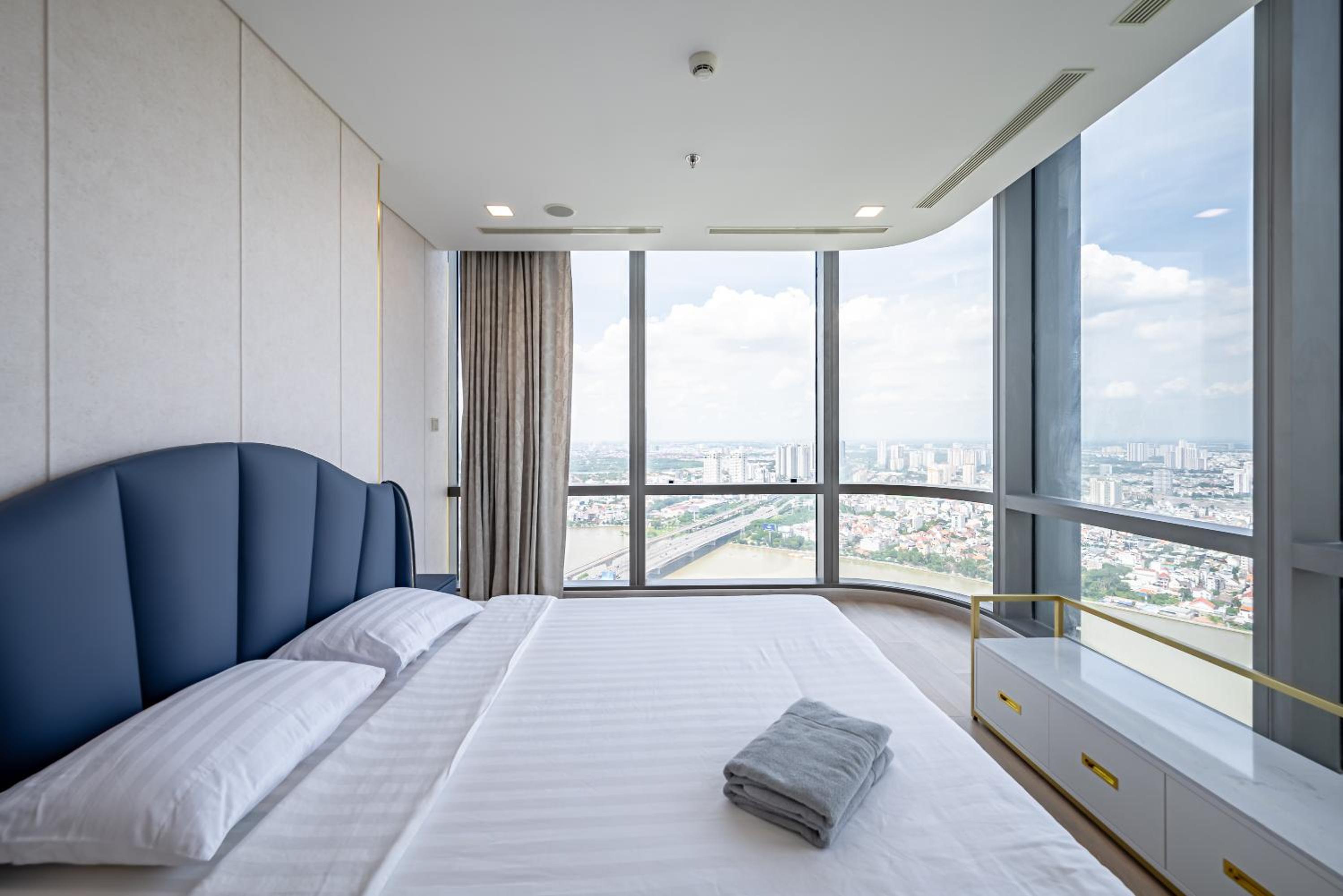 LANDMARK 81 Condotel Garden Bay