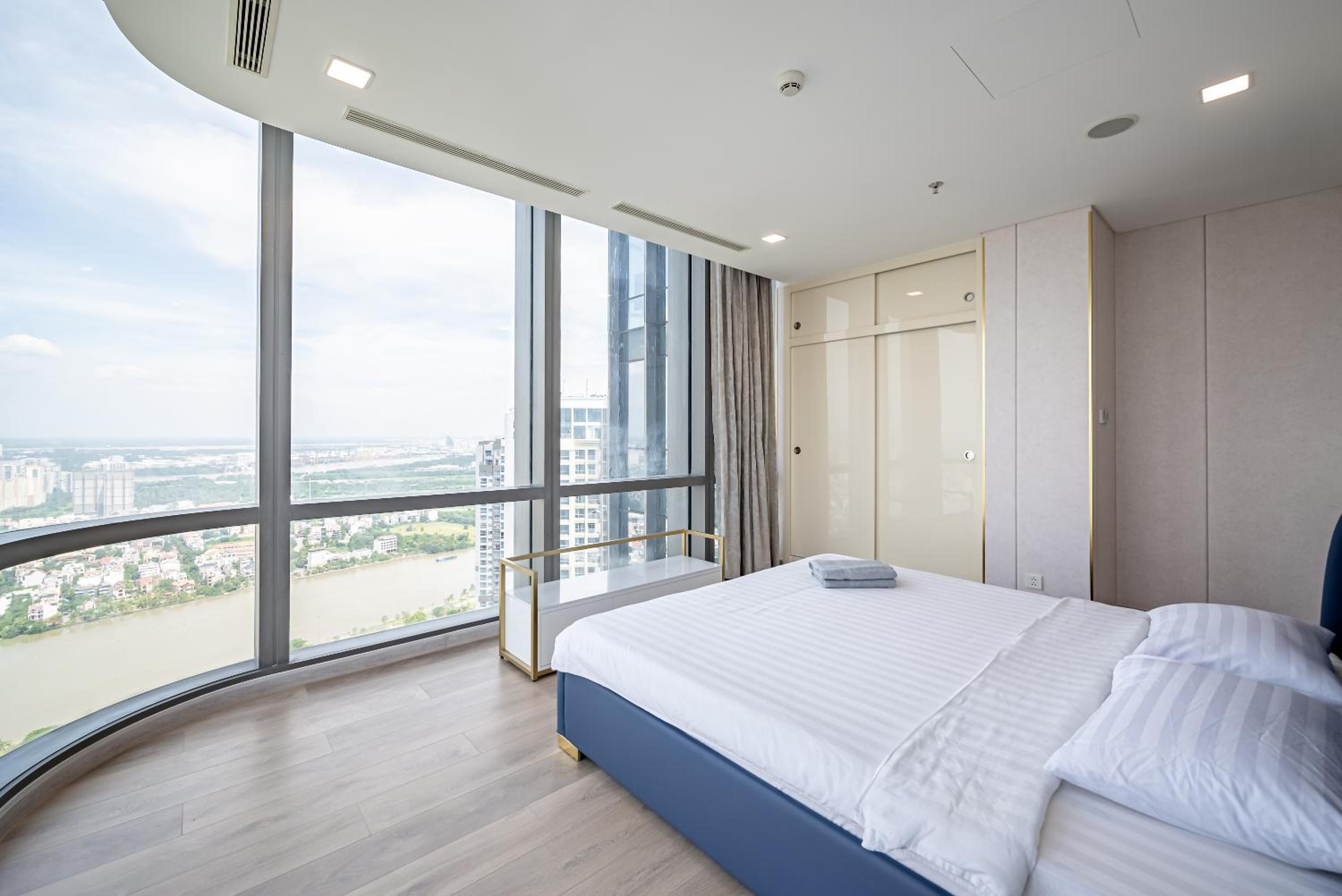 LANDMARK 81 Condotel Garden Bay