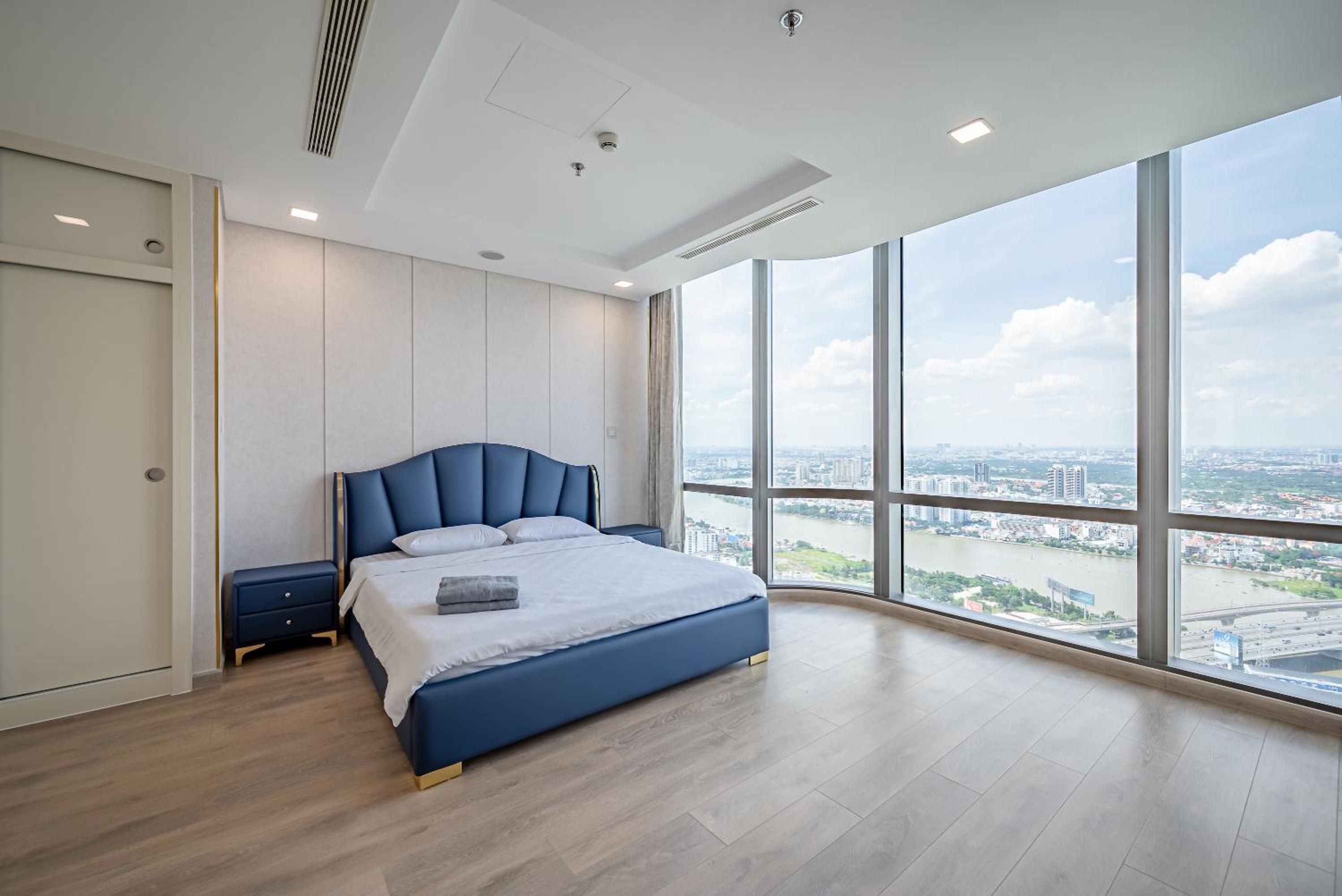 LANDMARK 81 Condotel Garden Bay