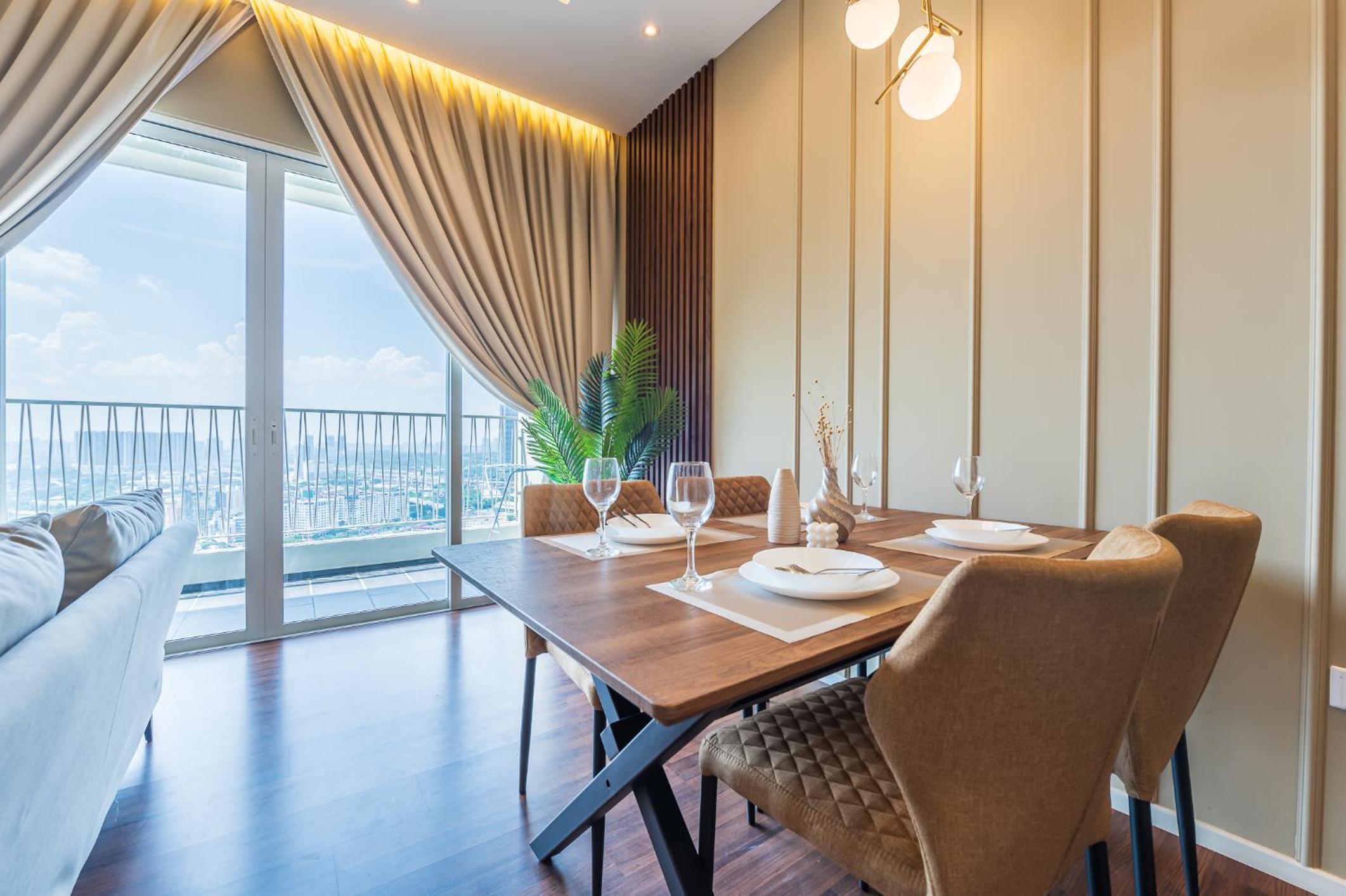 UNA RESIDENCE BY THE CONTS
