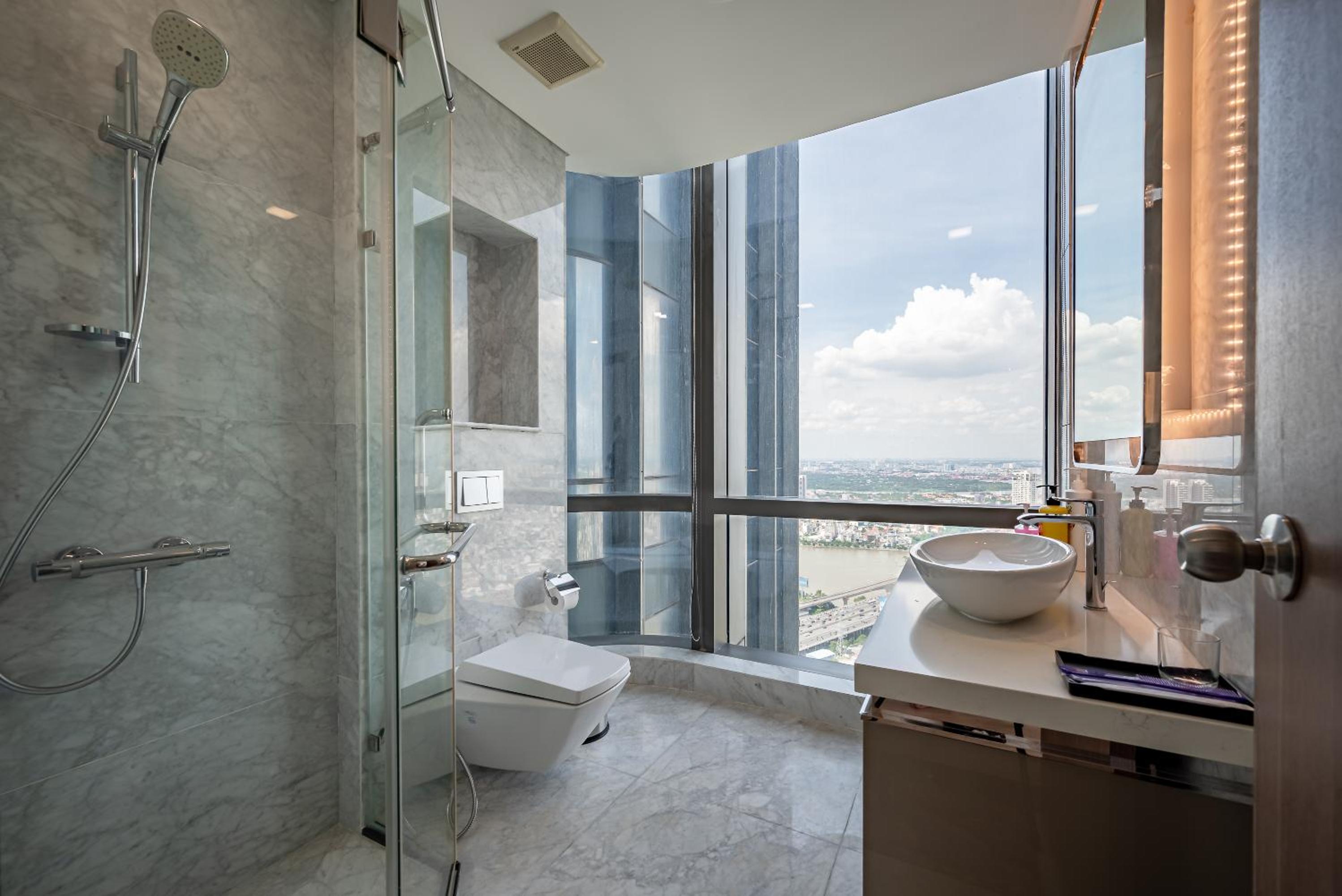 LANDMARK 81 Condotel Garden Bay
