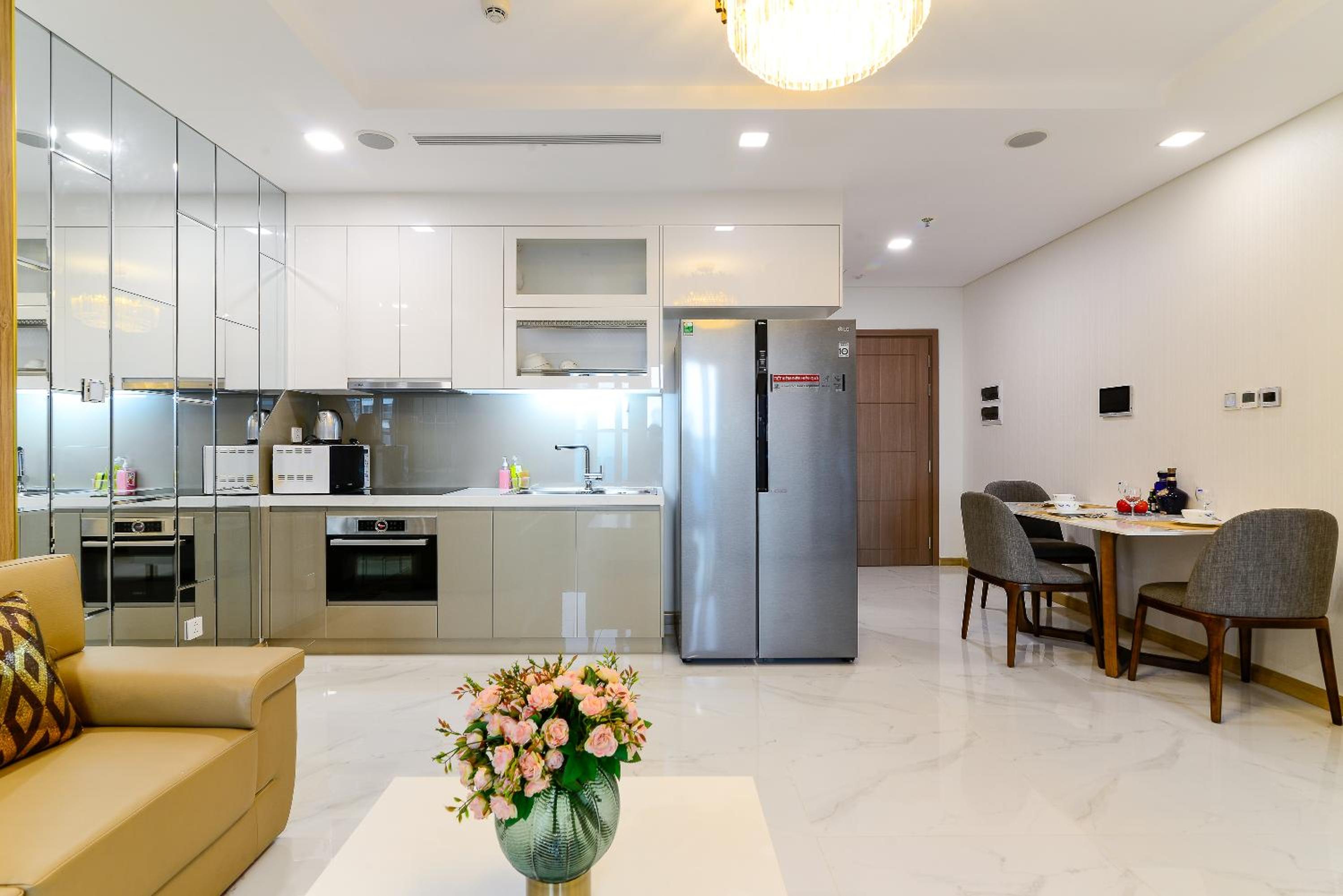 LANDMARK 81 Condotel Garden Bay