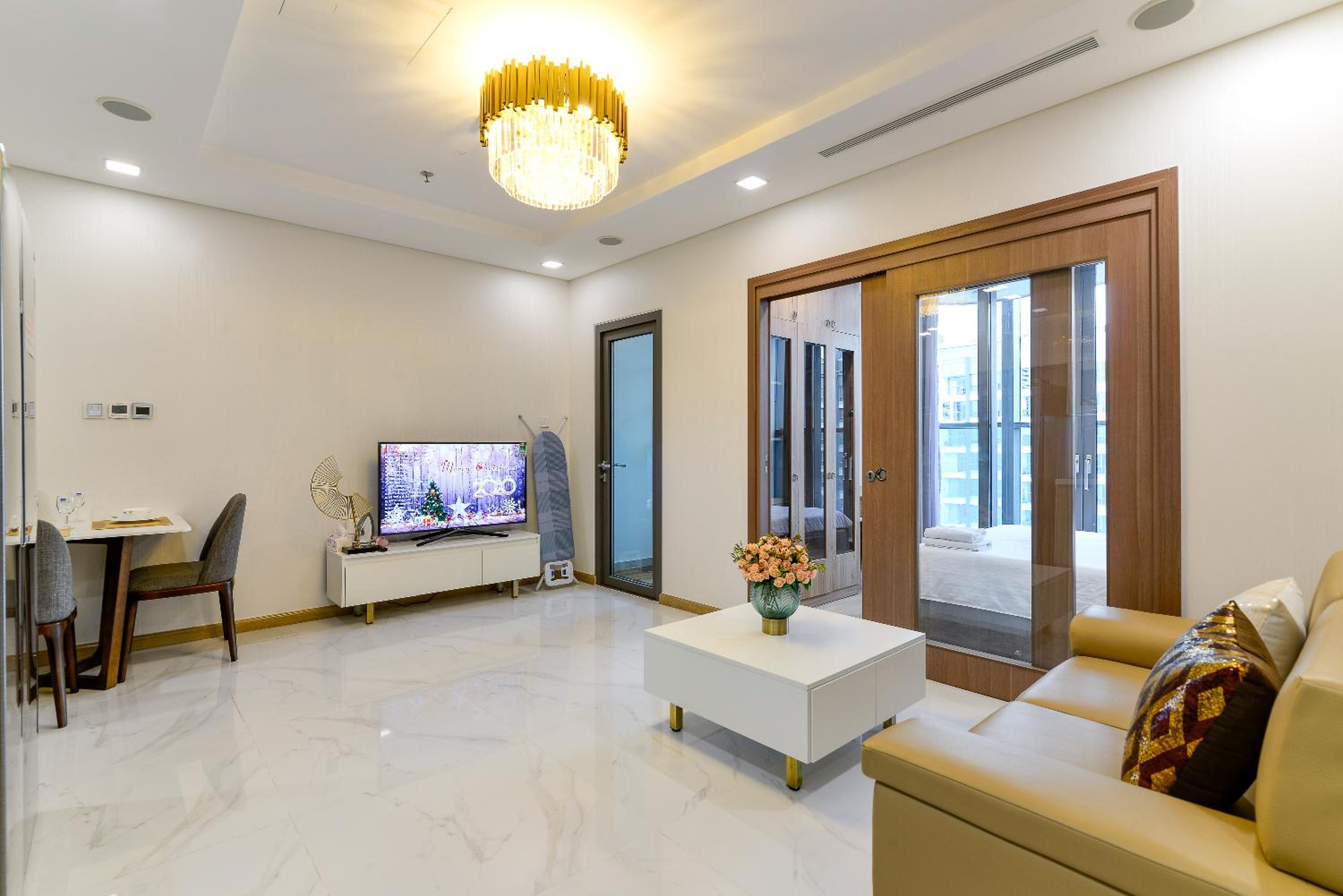 LANDMARK 81 Condotel Garden Bay