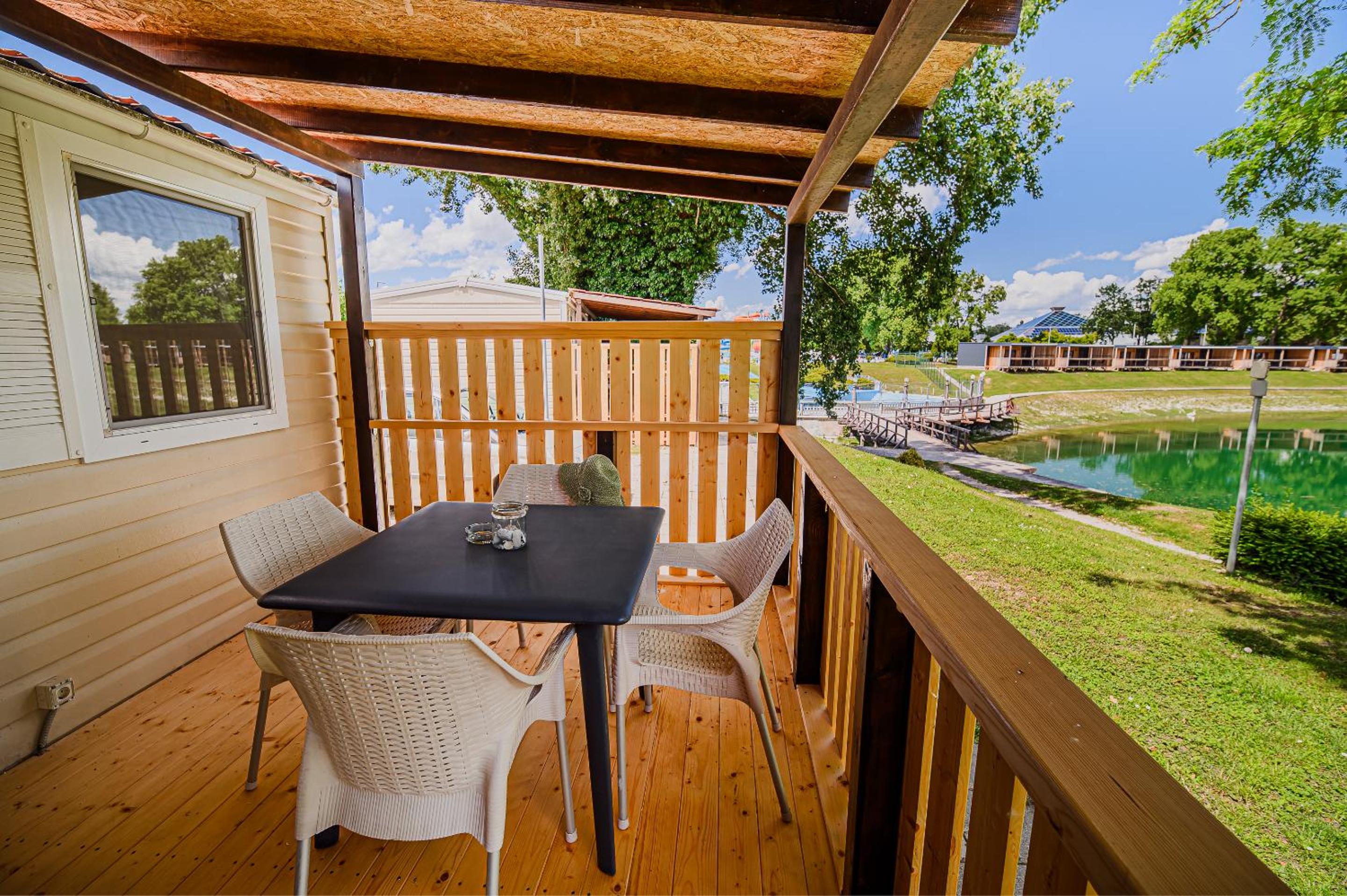 Lake View Mobile Homes with Thermal Riviera Tickets in Terme Čatež