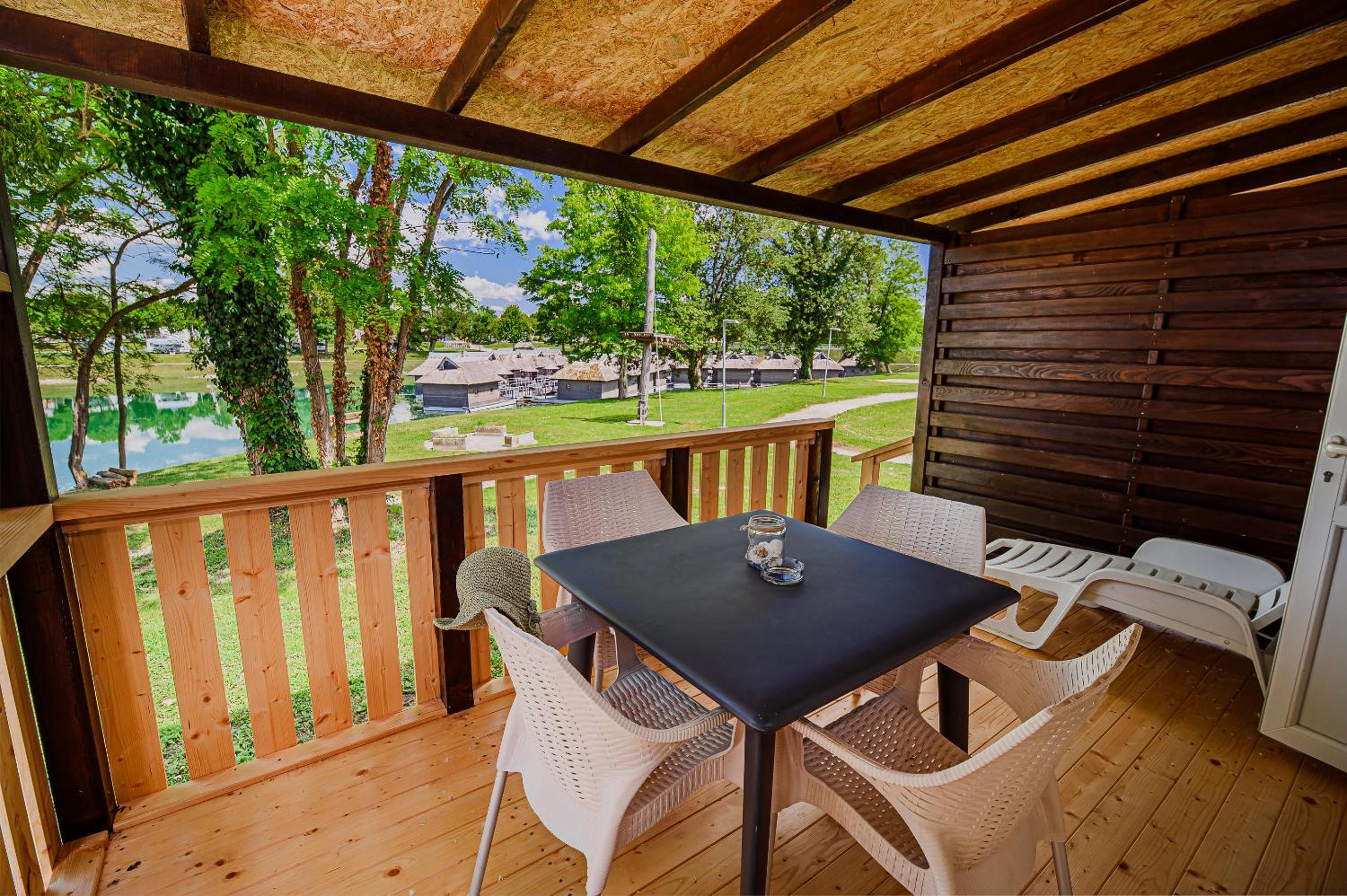 Lake View Mobile Homes with Thermal Riviera Tickets in Terme Čatež