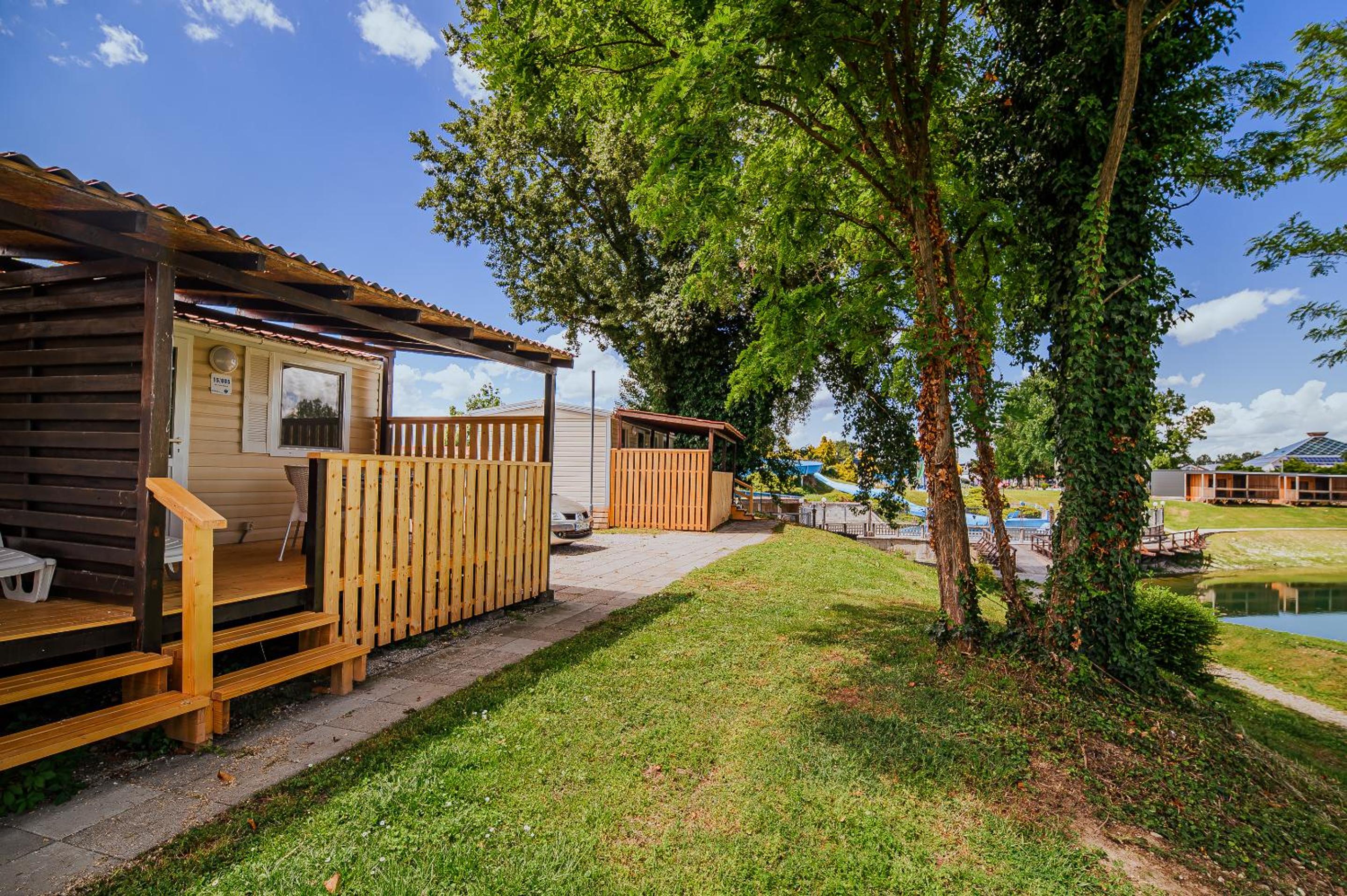 Lake View Mobile Homes with Thermal Riviera Tickets in Terme Čatež