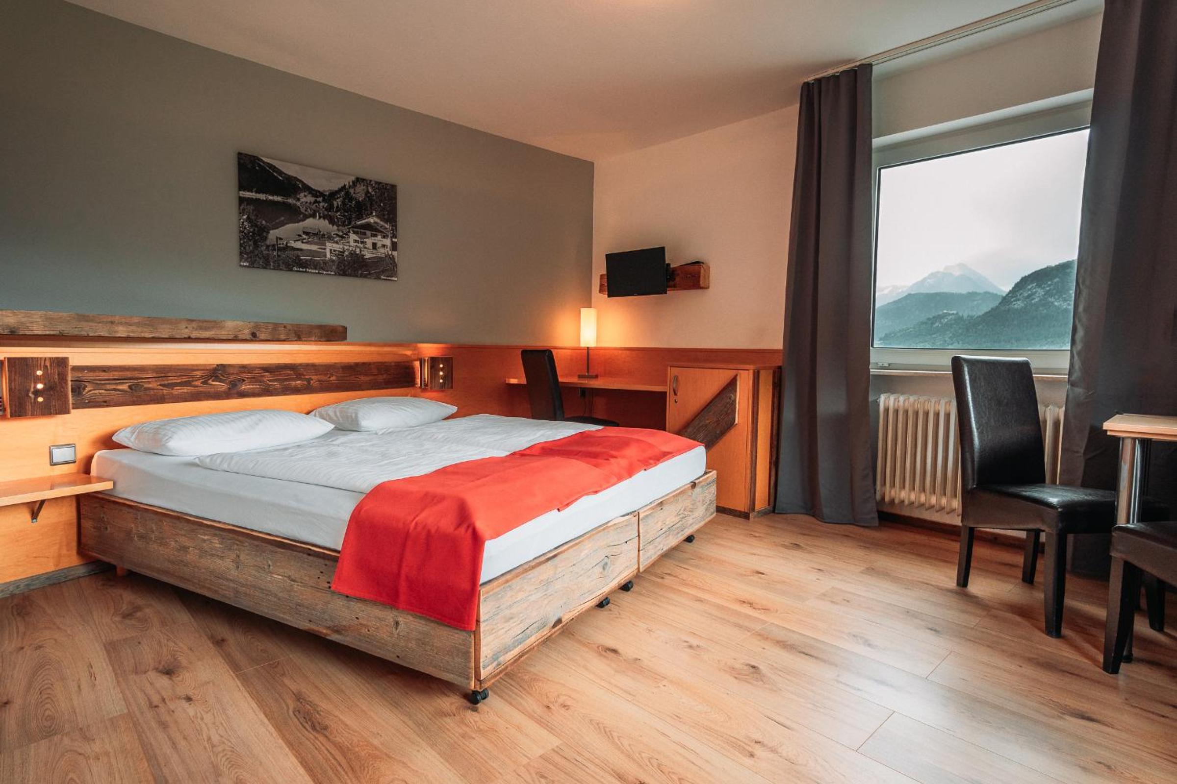 Hahnenkamm Hostel