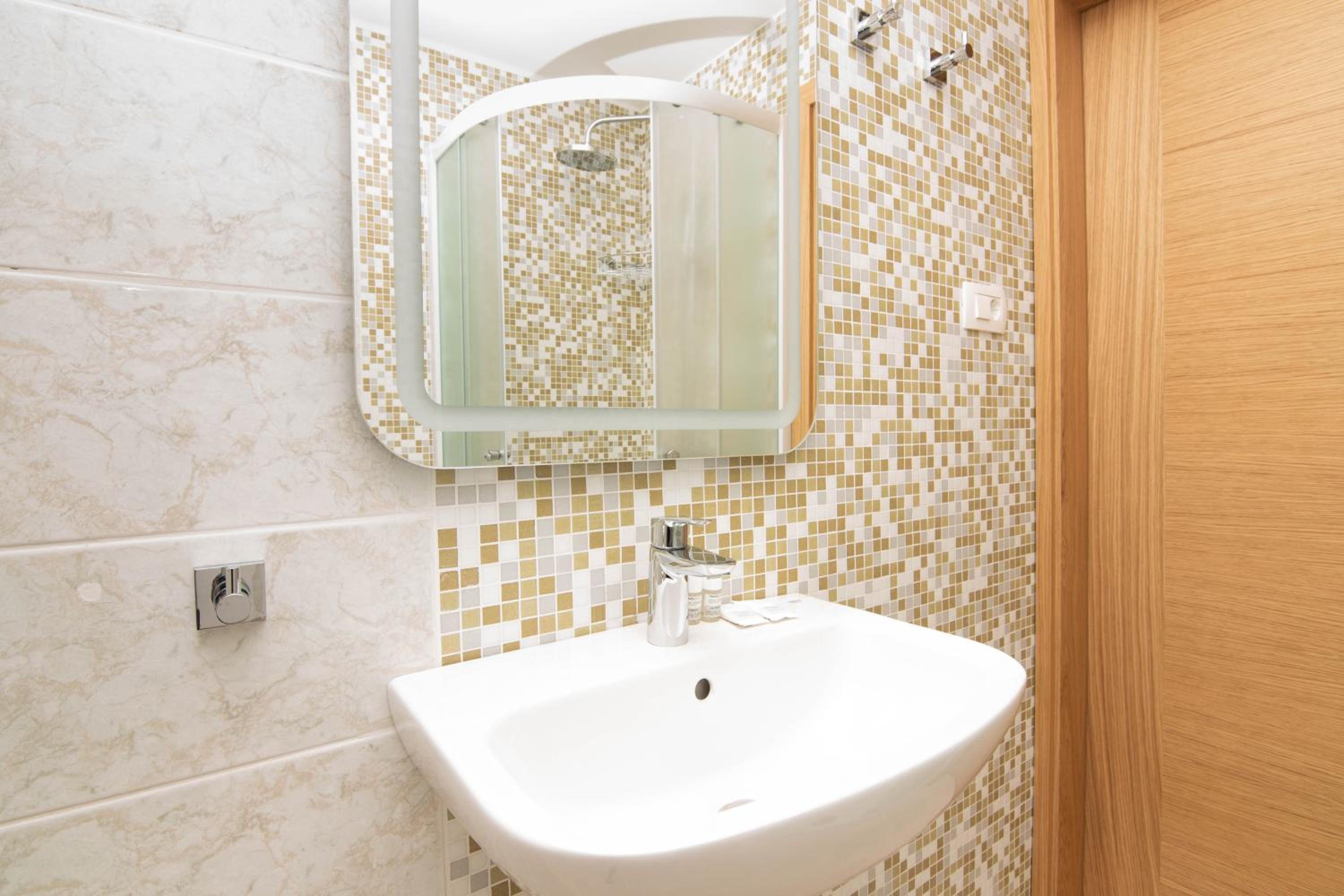 Apartments Leonel by Locap Group