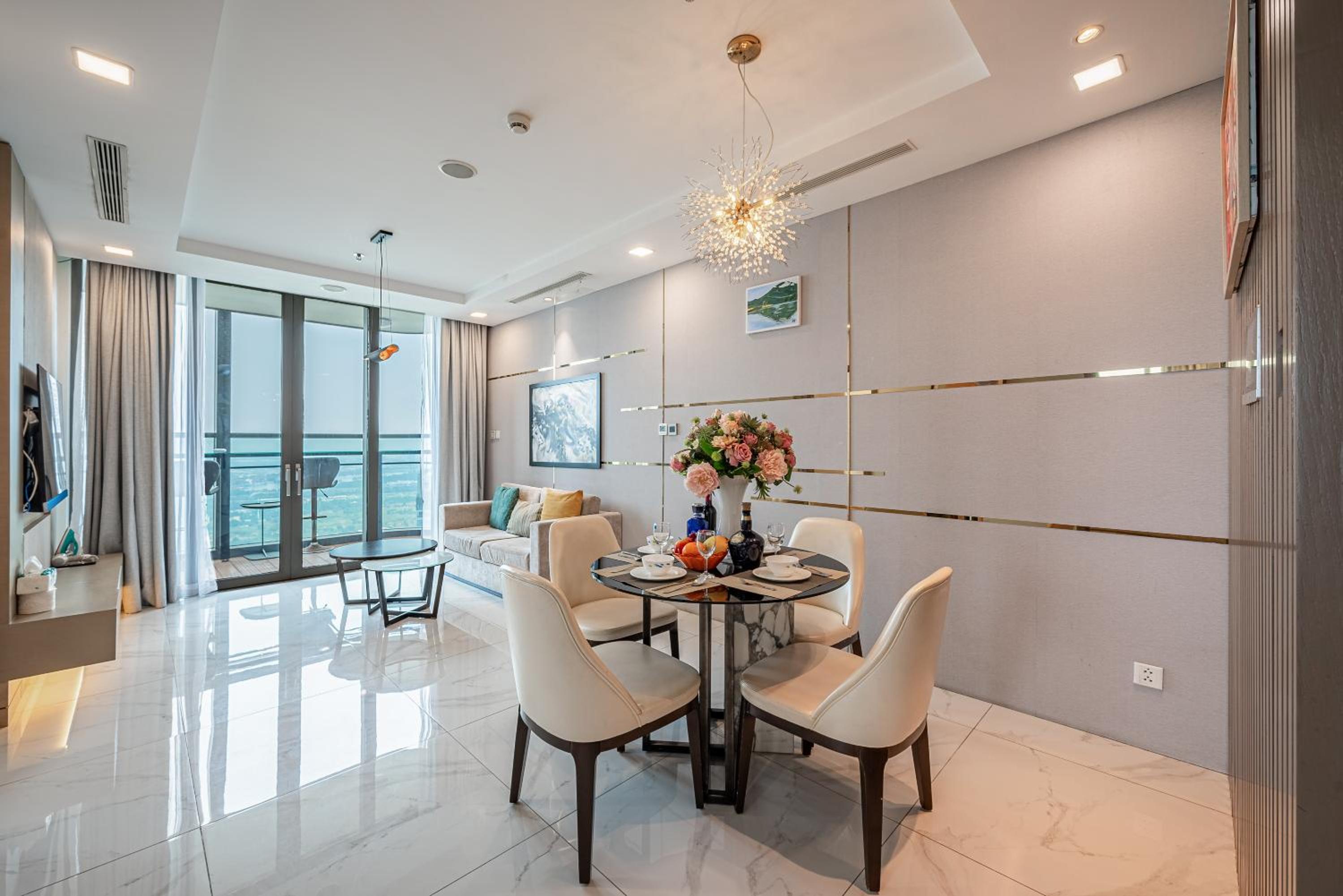 LANDMARK 81 Condotel Garden Bay