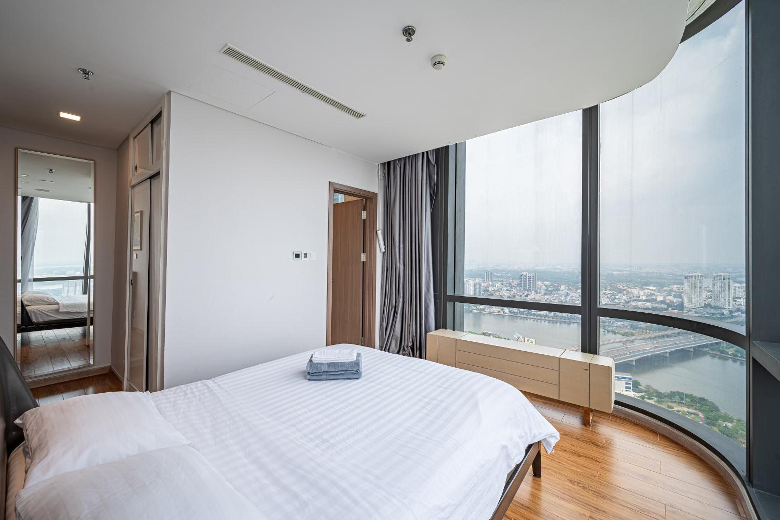 LANDMARK 81 Condotel Garden Bay