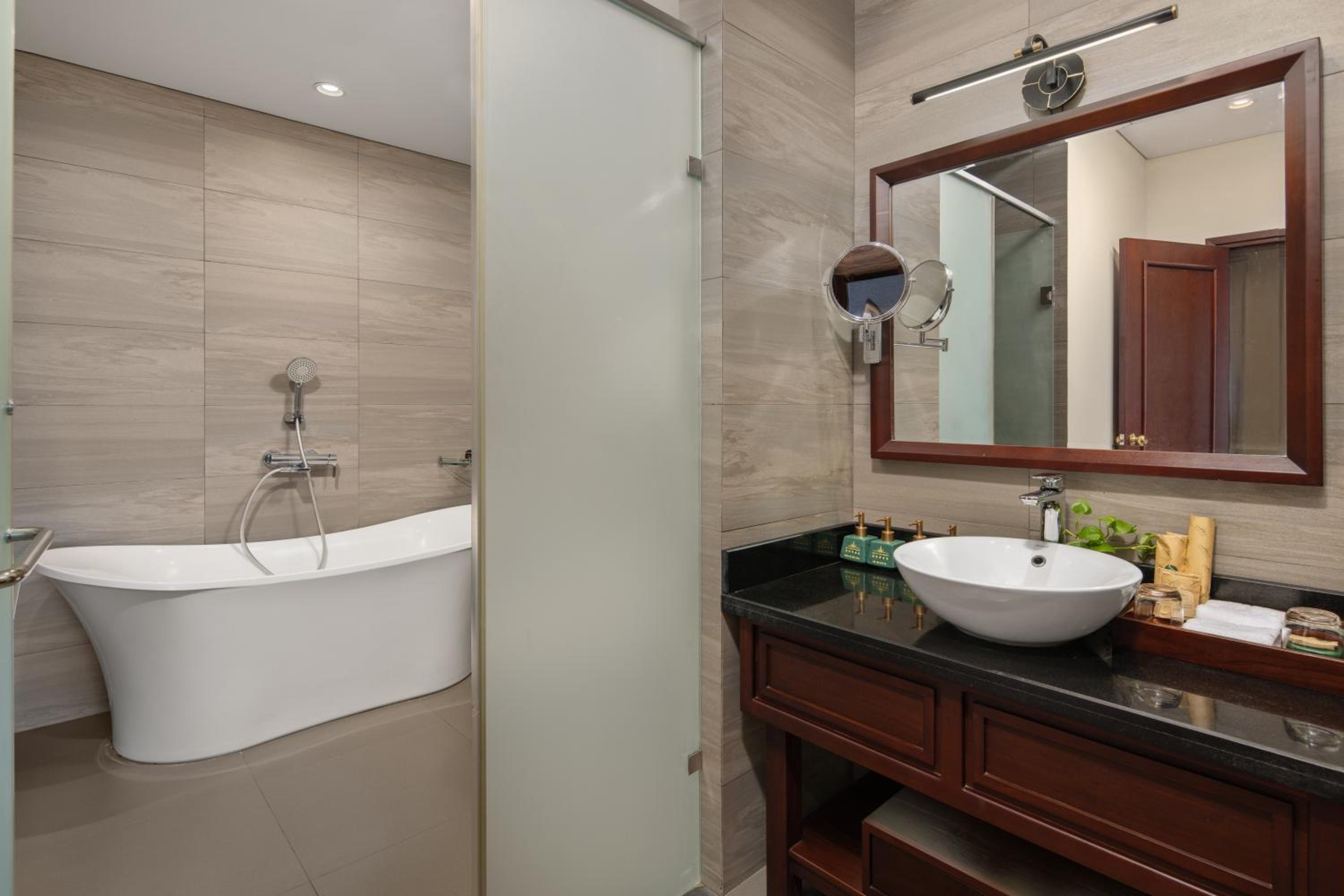 Silk Sense Hoi An River Resort - Green Luxury Escape