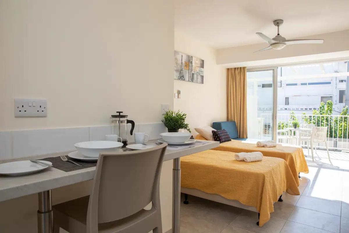 Harbour Lights Studio Apartments
