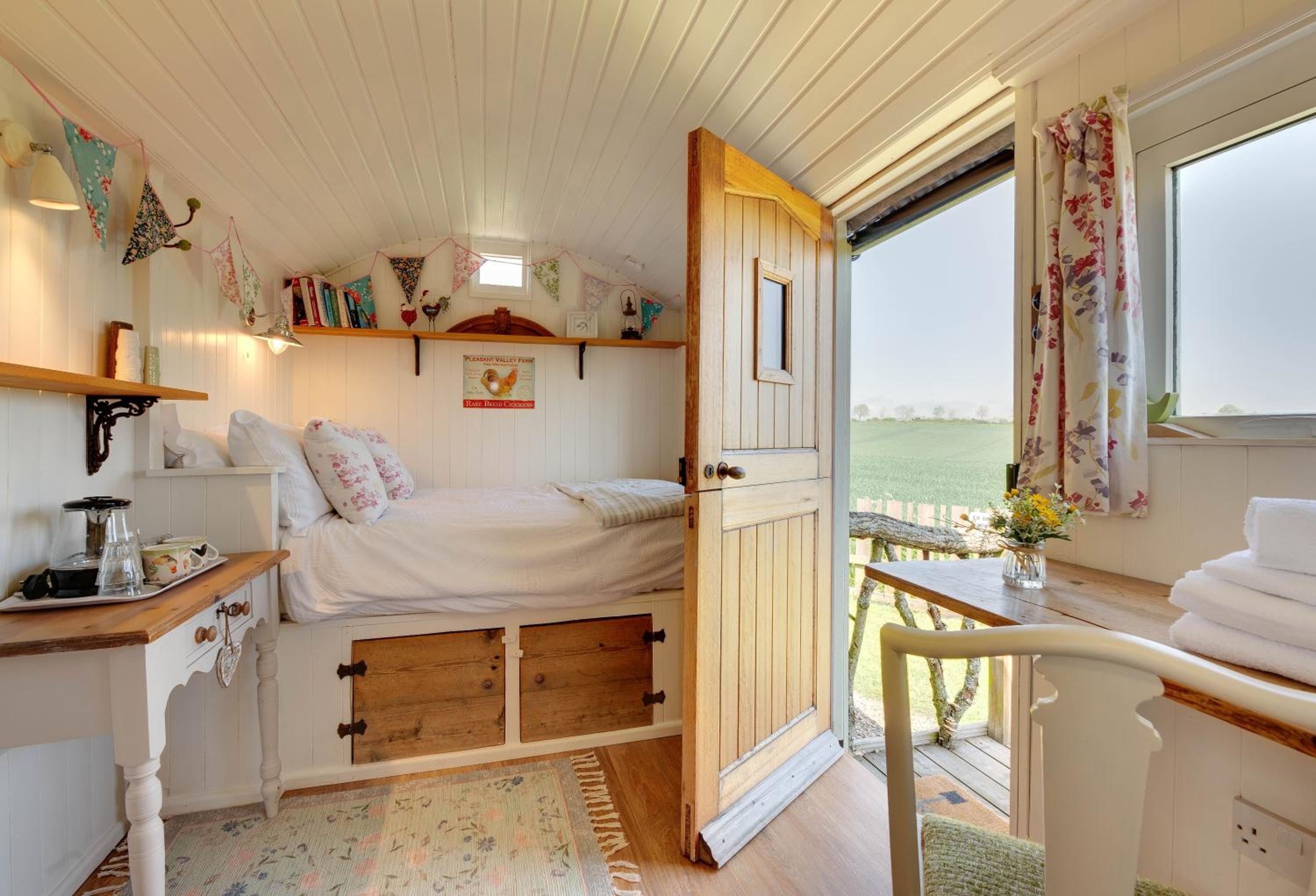 Hetton Law Shepherds Hut, Northumberland