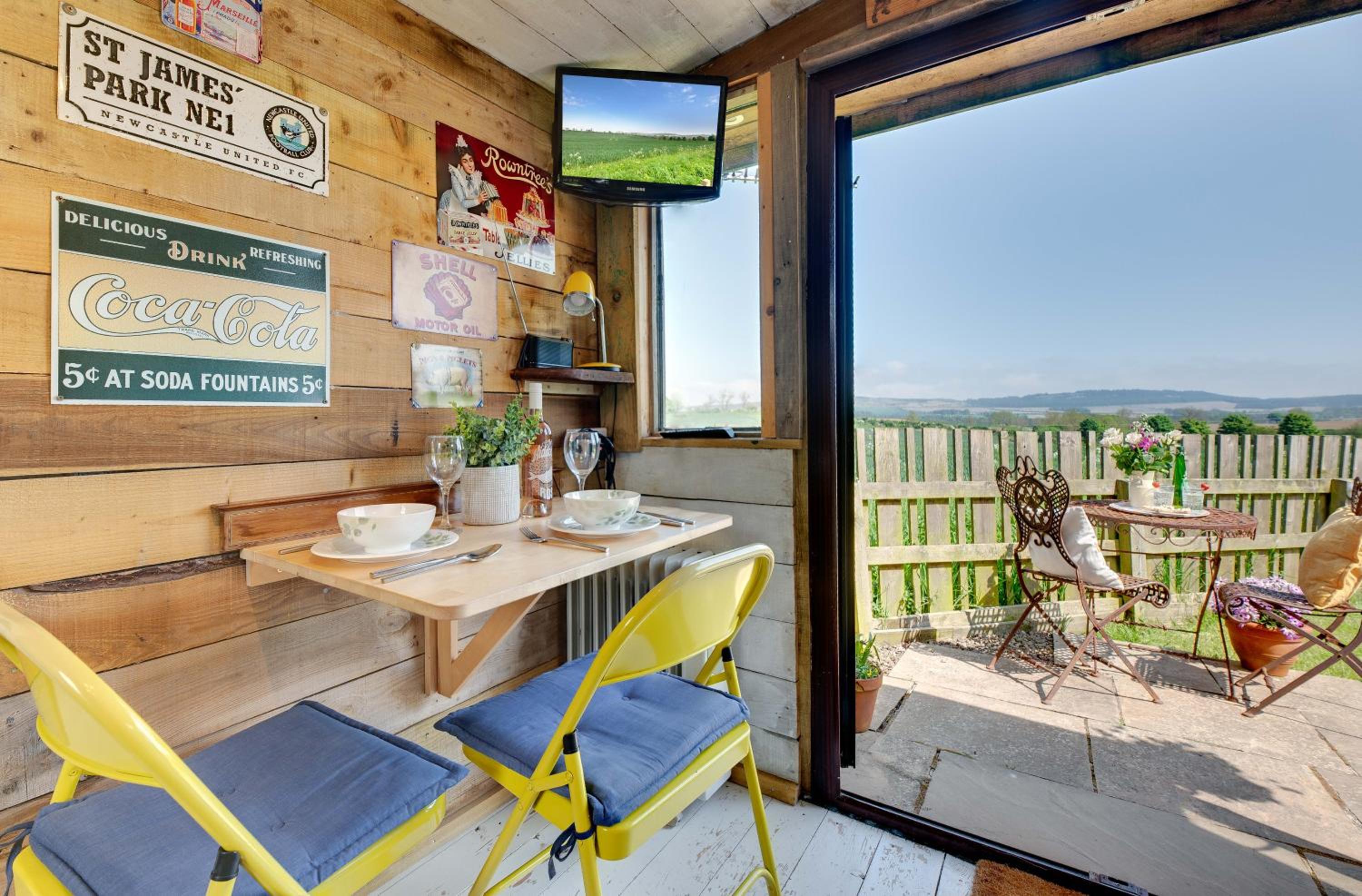 Hetton Law Shepherds Hut, Northumberland