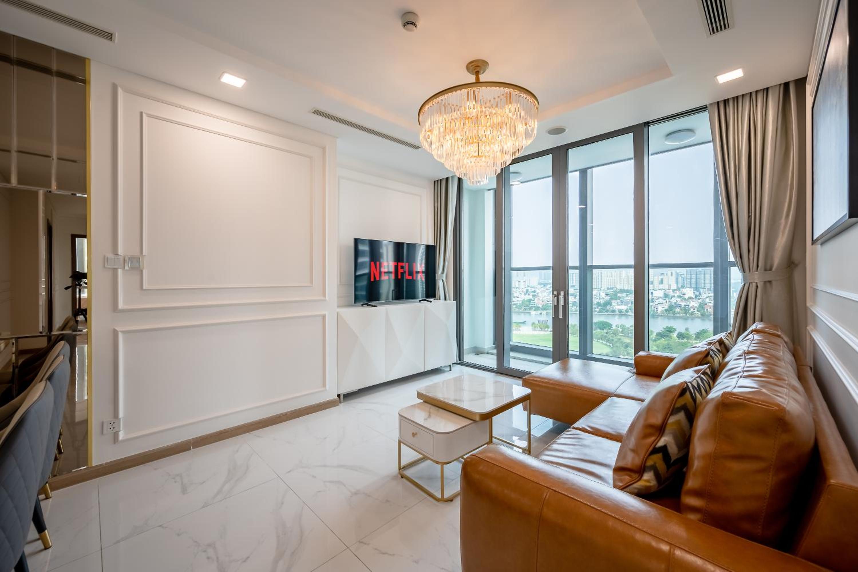 LANDMARK 81 Condotel Garden Bay