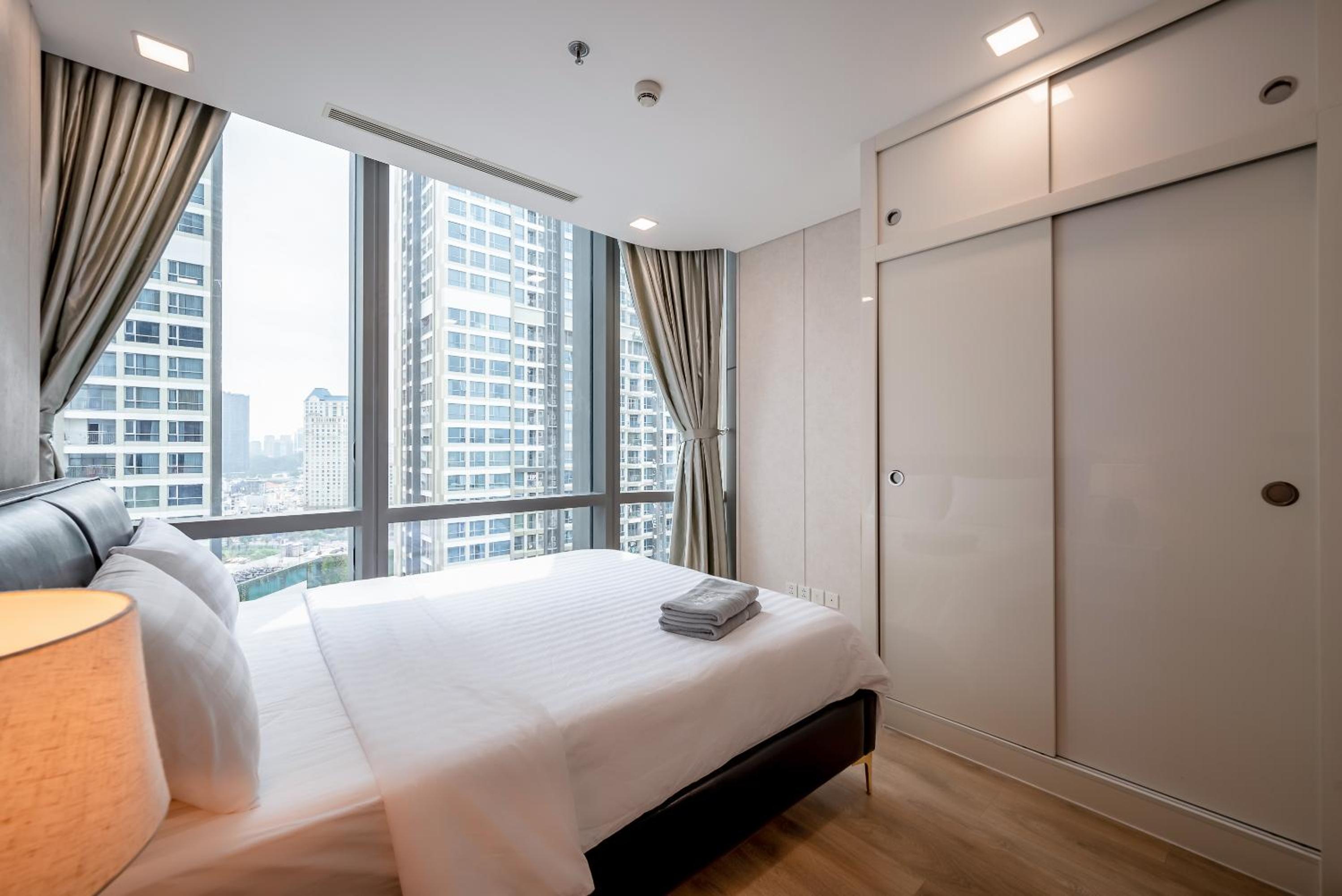 LANDMARK 81 Condotel Garden Bay