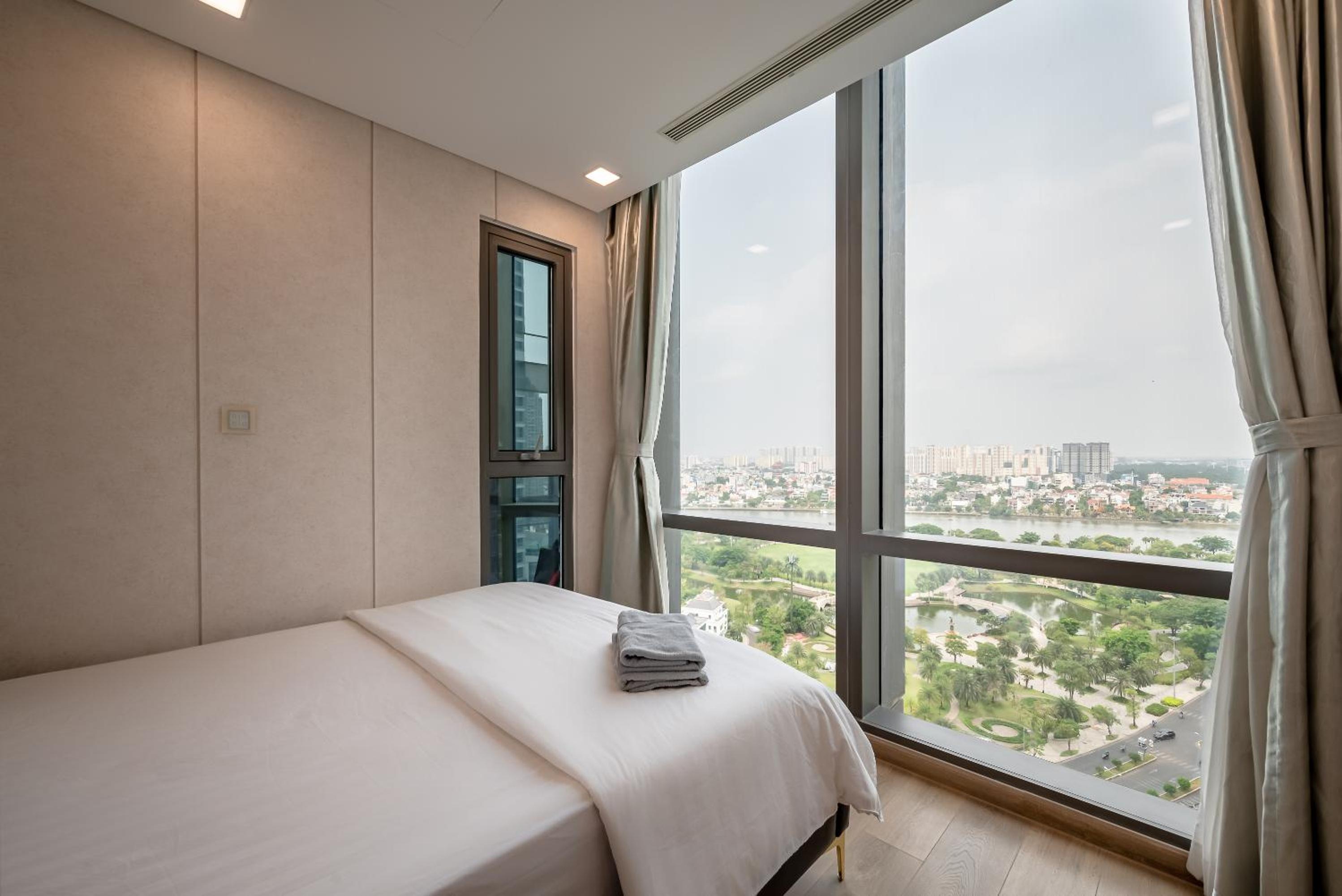 LANDMARK 81 Condotel Garden Bay
