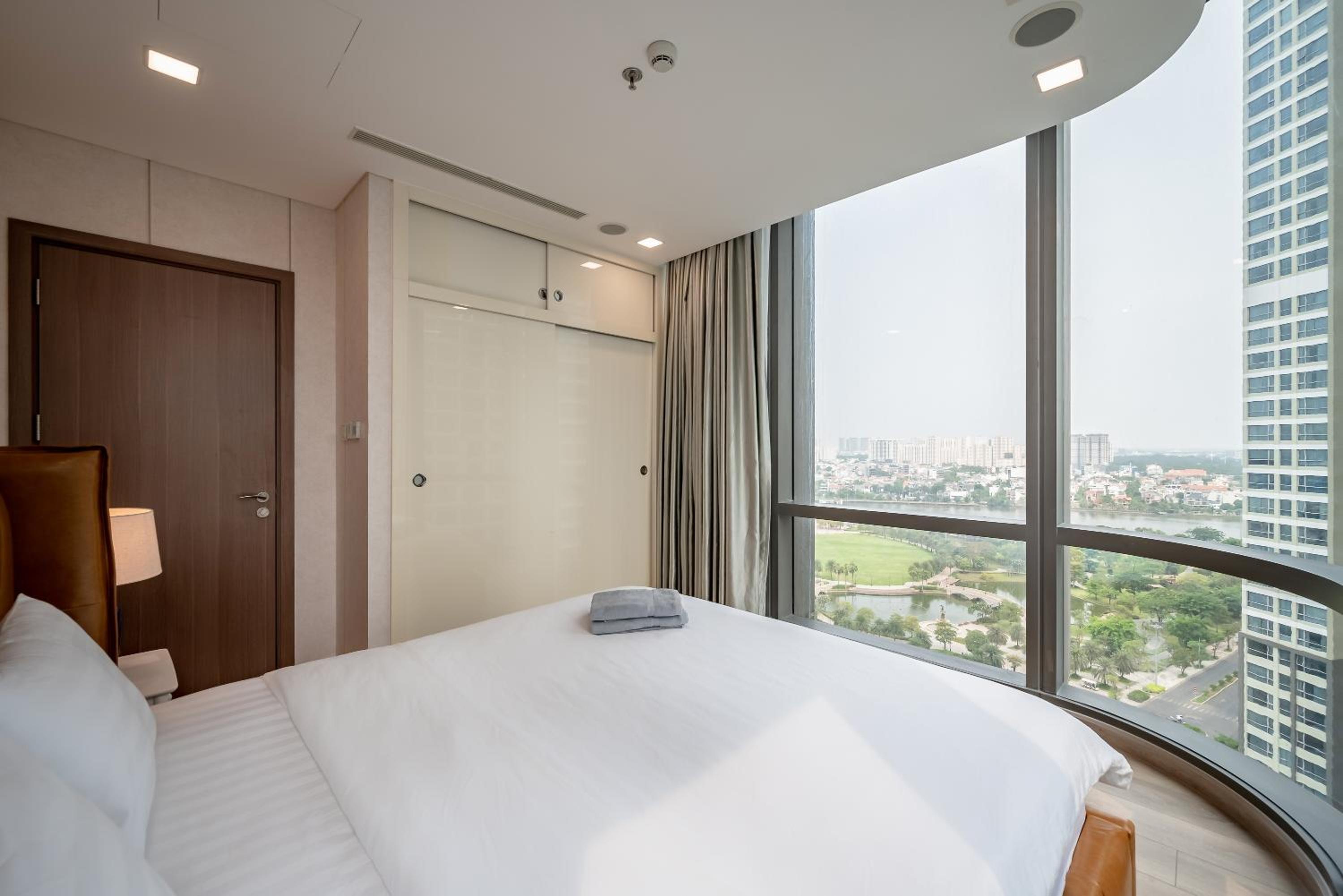 LANDMARK 81 Condotel Garden Bay