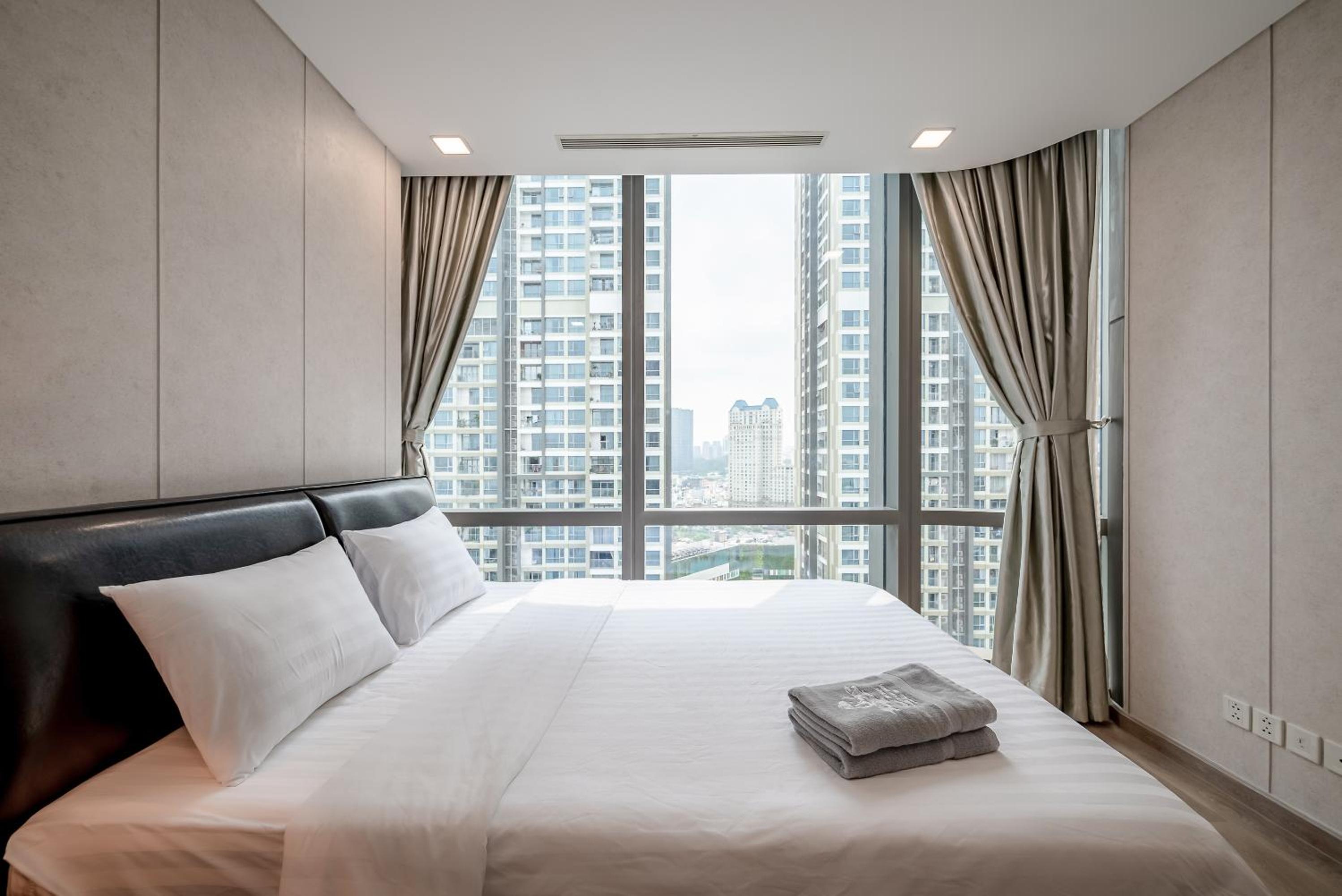 LANDMARK 81 Condotel Garden Bay