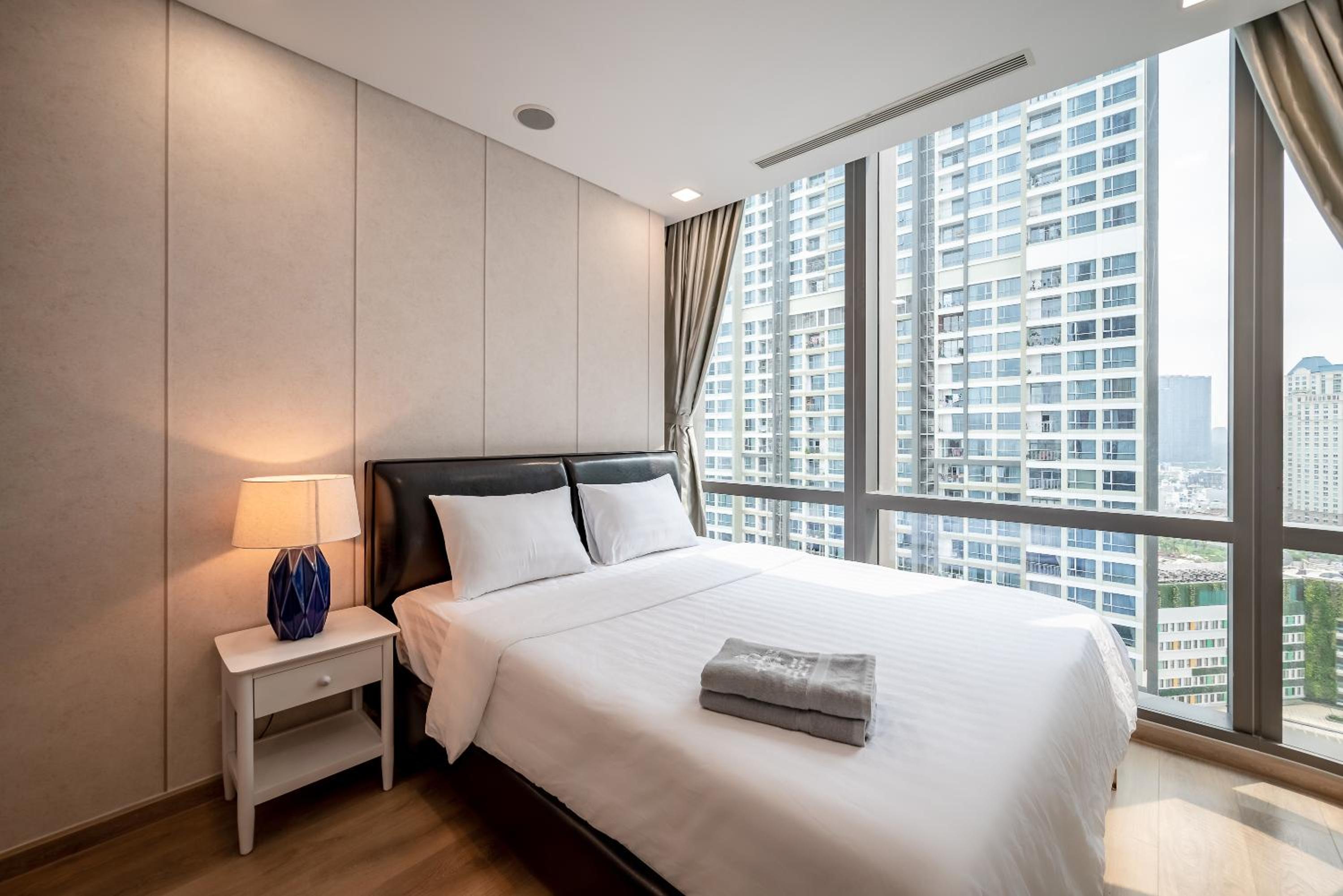 LANDMARK 81 Condotel Garden Bay